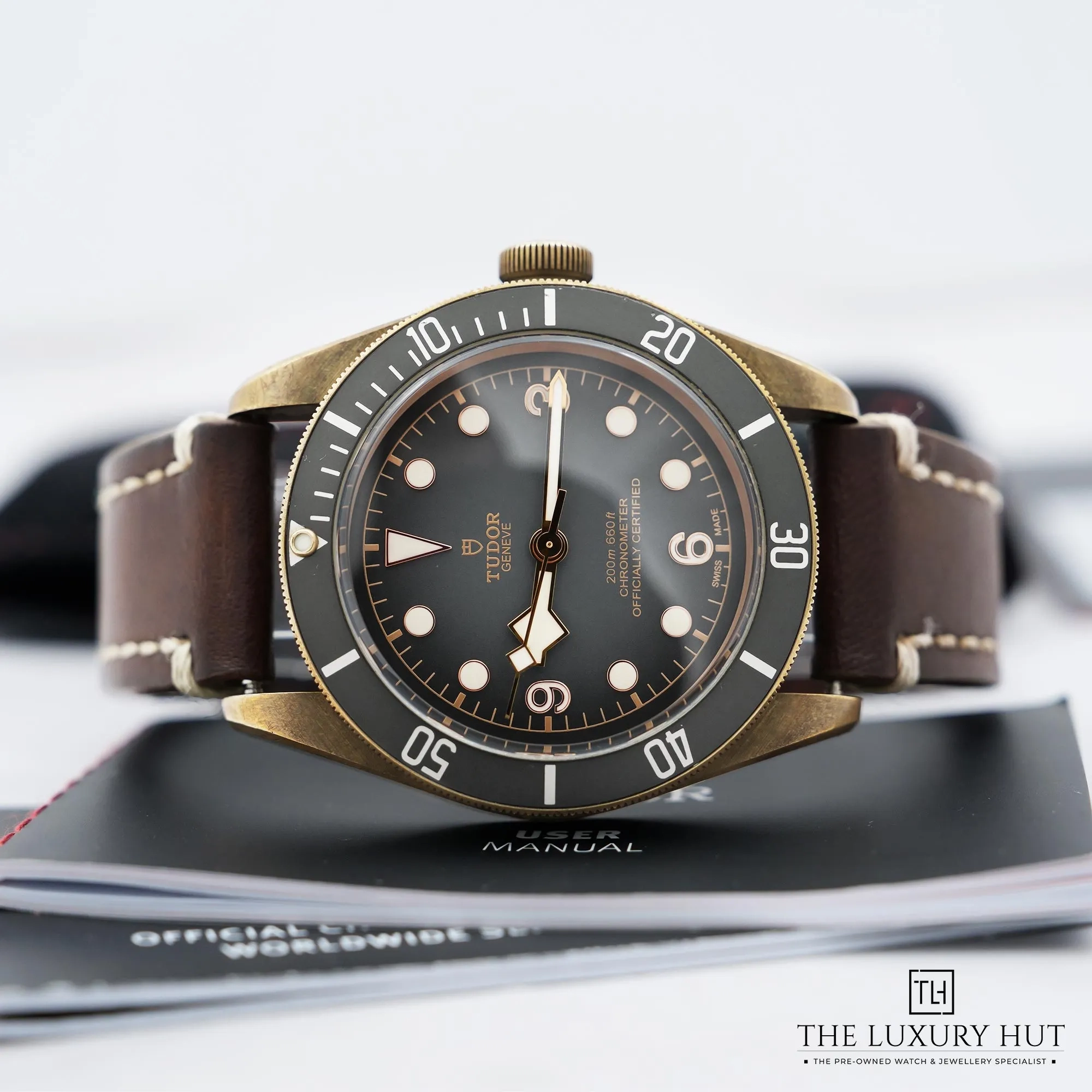 2026/04/90ea502d-d289-4bdb-bb11-cb412fc1fdbfTudor_Black_Bay_Bronze_43mm_Grey_Dial_52875-c.jpg.webp
