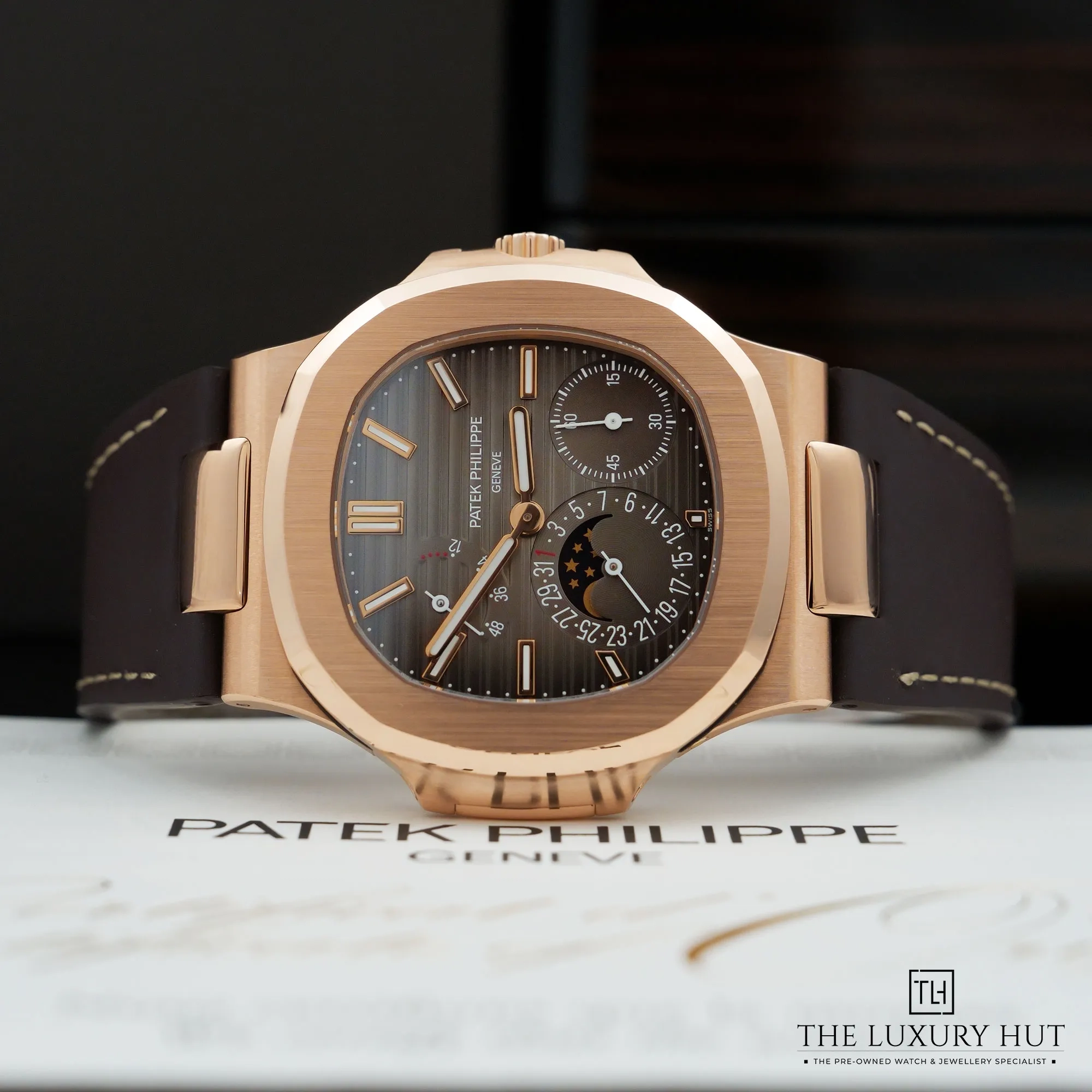 2026/04/9cfdeb2c-46ba-424b-871b-ad2ccab44163Patek_Philippe_Nautilus_Rose_Gold_Brown_52801-c.jpg.webp
