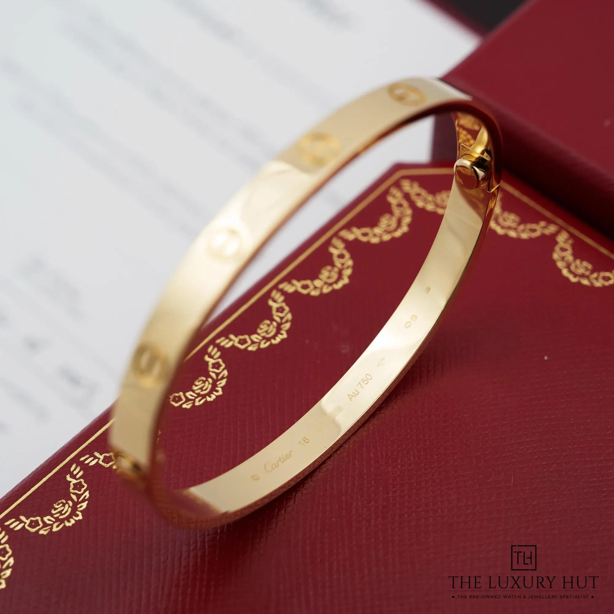 2026/04/9e2f6adb-5c9b-401d-a38c-a66eb9aad0e4Cartier_LOVE_Bracelet_Classic_Yellow_Gold_52880-c.jpg.webp