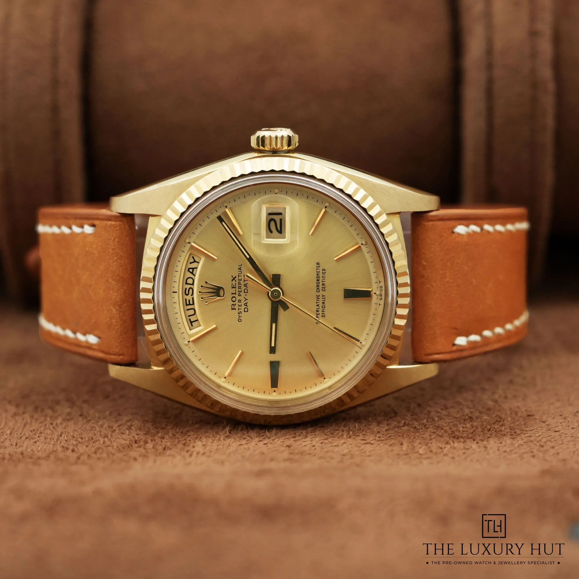 2026/04/a974f36a-9724-418b-8112-e3a361bbd5ccRolex_Day-Date_36mm_Gold_Champagne_New_52762-c.jpg.webp