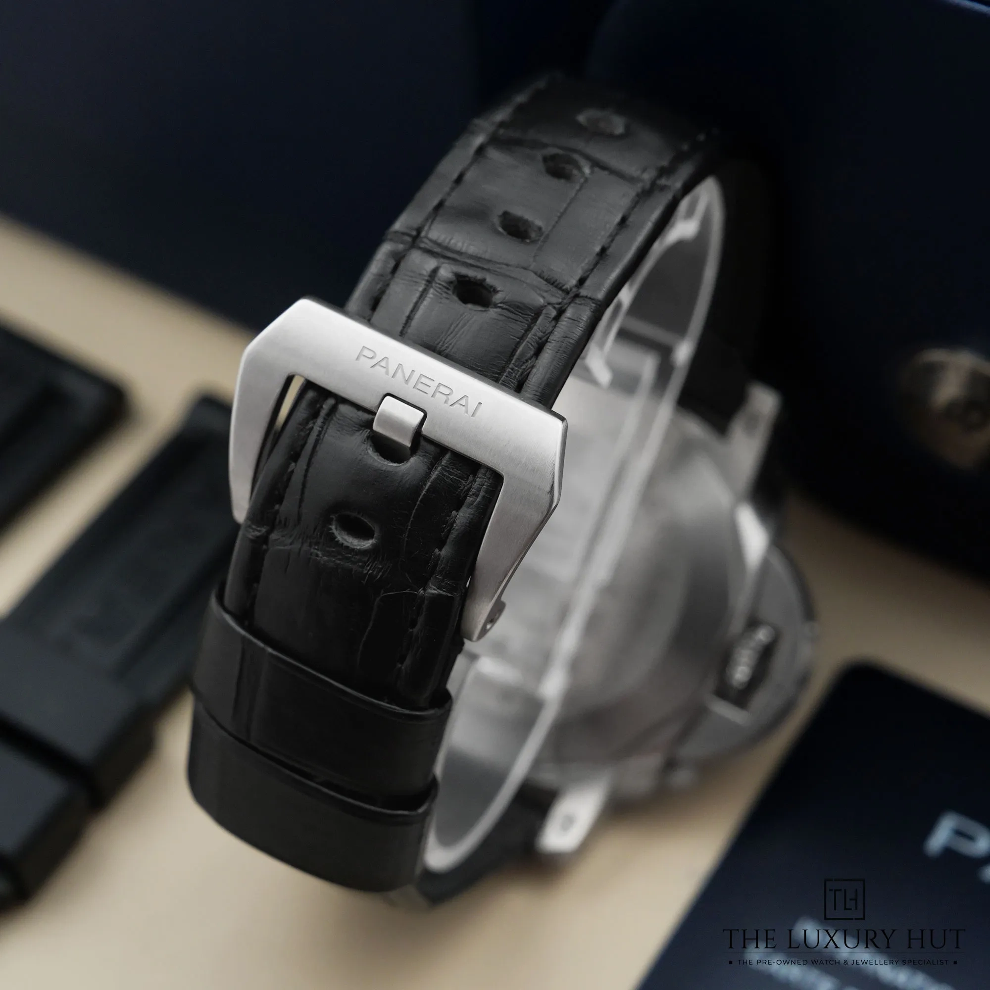 2026/04/aebd7821-a576-48f4-bfe7-5e65fdcb4643Panerai_Luminor_Chrono_Steel_44mm_Black_52872-e.jpg.webp