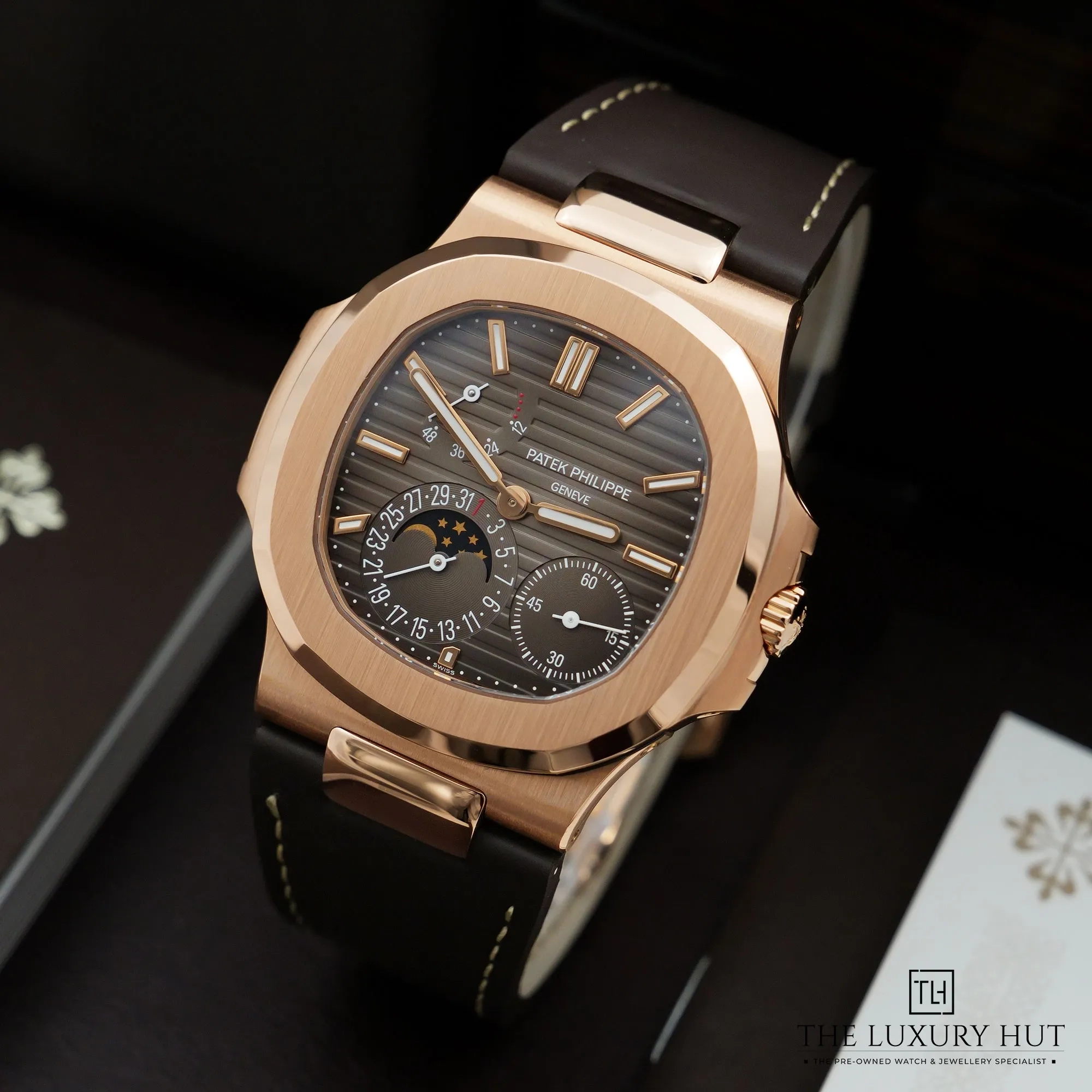 2026/04/b5b85695-47b1-43f7-923e-998cff8decb2Patek_Philippe_Nautilus_Rose_Gold_Brown_52801-b.jpg.webp