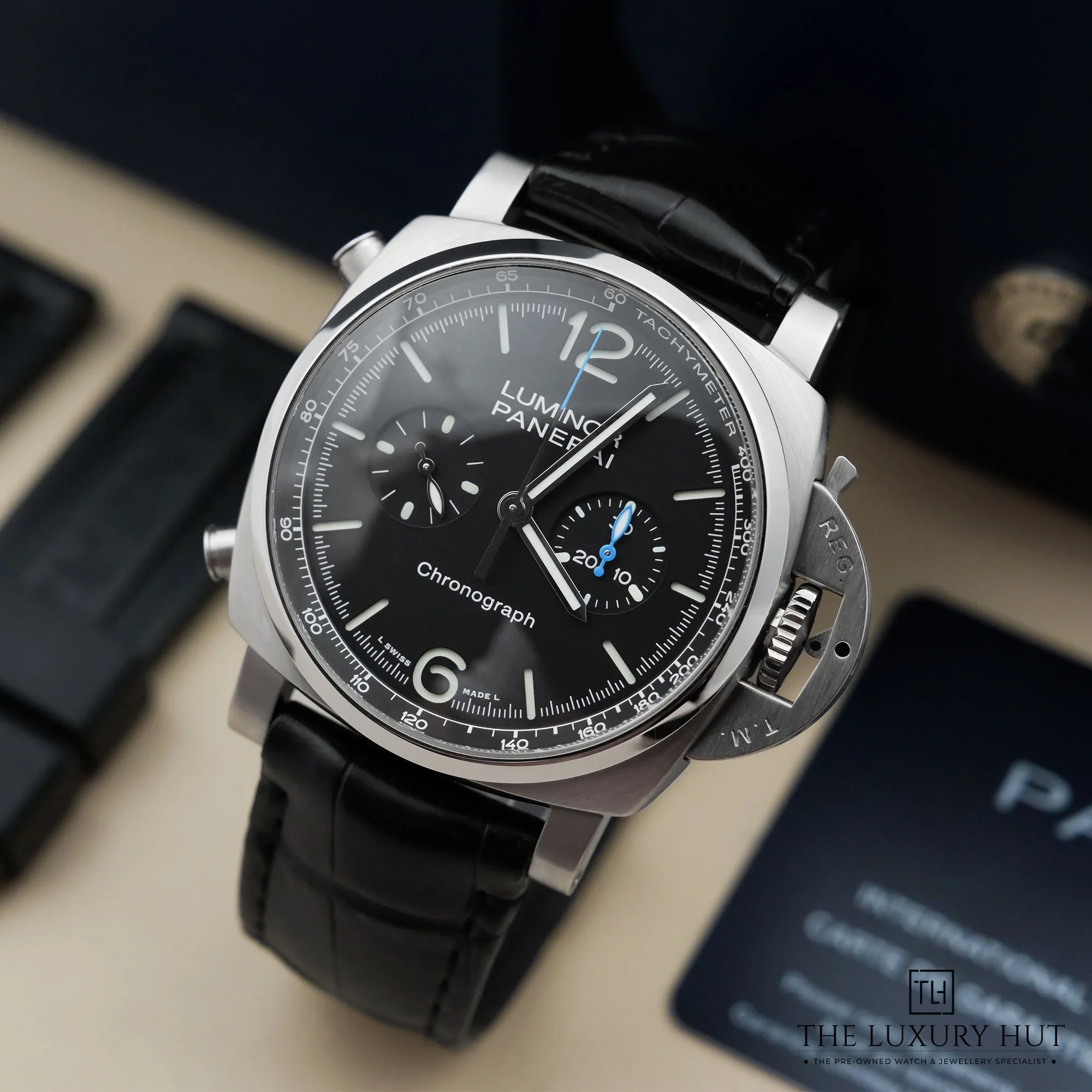2026/04/cce3d554-0628-4fe9-bf25-9318ee980369Panerai_Luminor_Chrono_Steel_44mm_Black_52872-b.jpg.webp