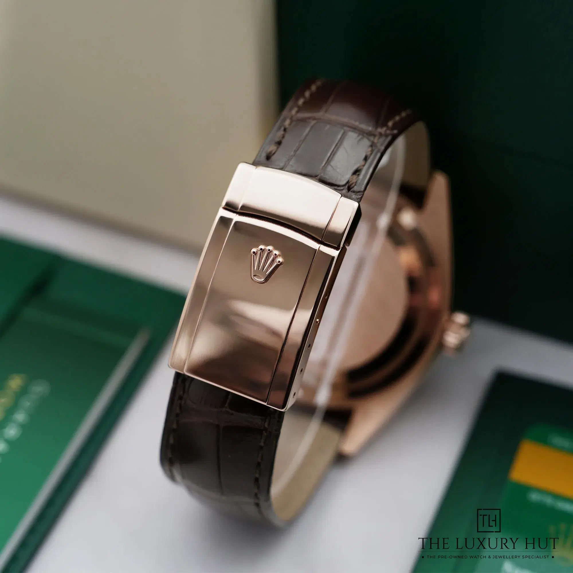 2026/04/d0aa2304-e839-4901-9cc8-4eb4bb664341Rolex_Sky-Dweller_Everose_Gold_Dark_Rhodium_Update_52899-e.jpg.webp