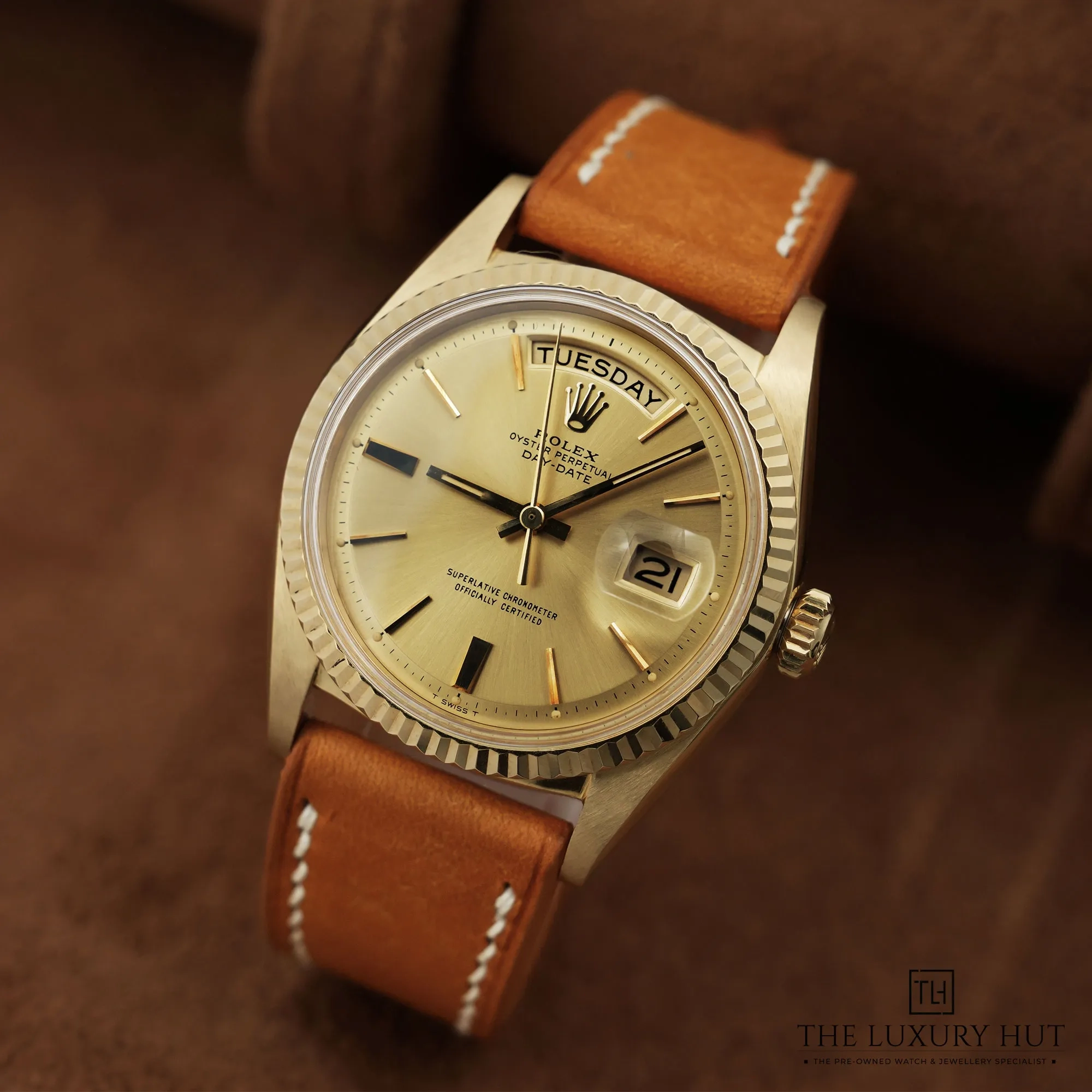 2026/04/d1b0d9fb-9667-42d1-82f3-bdc6708dddb3Rolex_Day-Date_36mm_Gold_Champagne_New_52762-b.jpg.webp