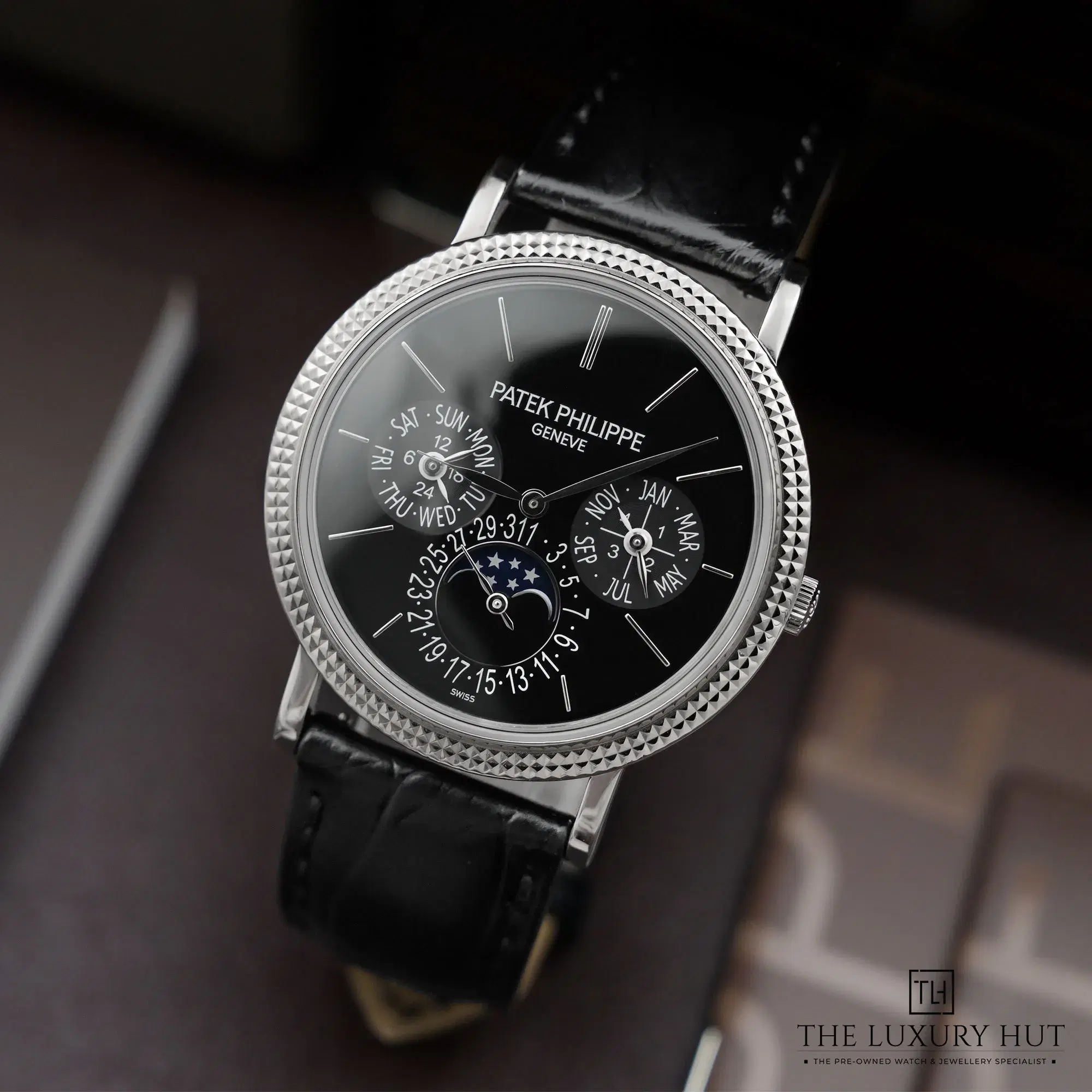 2026/04/d4820ad3-f332-4cd2-b230-e7ca64a4f5d4Patek_Philippe_Grand_Complications_White_Gold_Black_52910-b.jpg.webp
