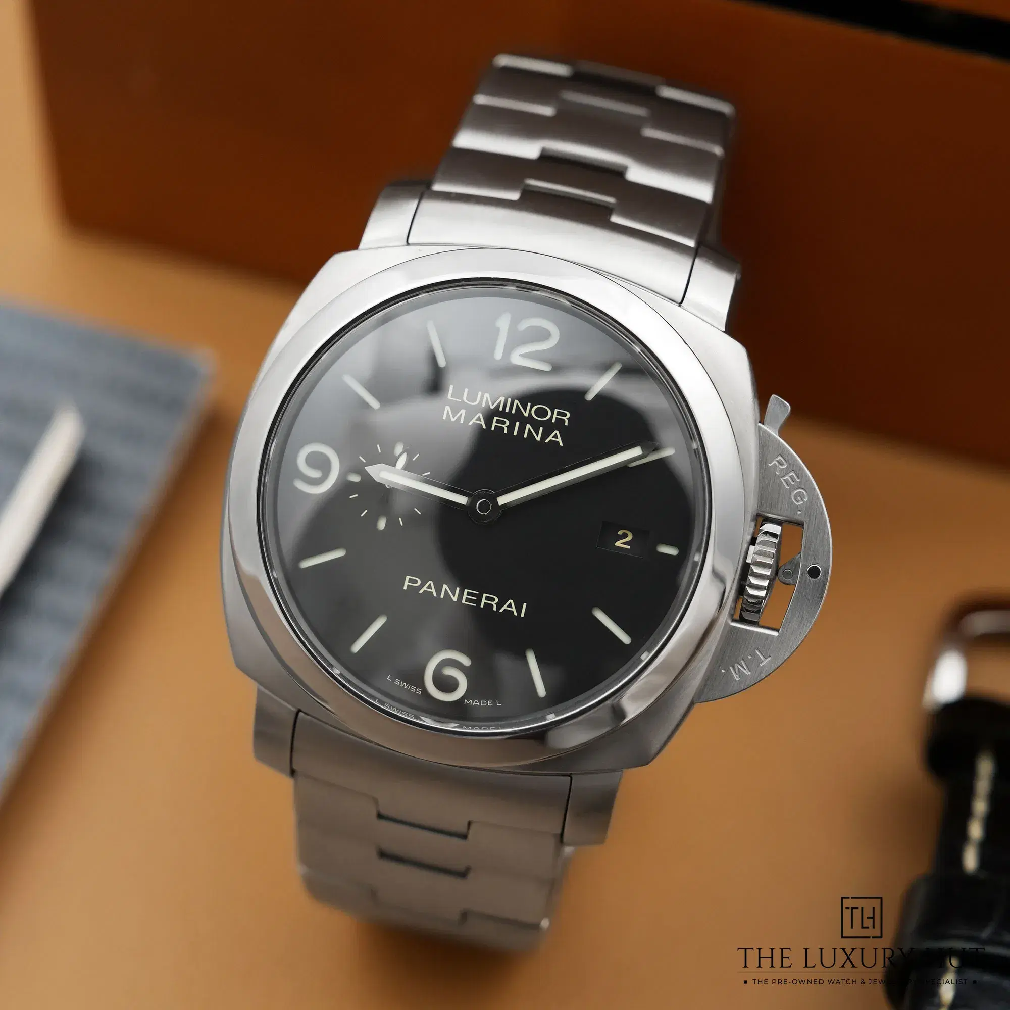 2026/04/d97ab065-3fef-42a2-a311-b1f5dc4ee851Panerai_Luminor_Marina_1950_3_Days_Steel_Black_New_52060-b.jpg.webp