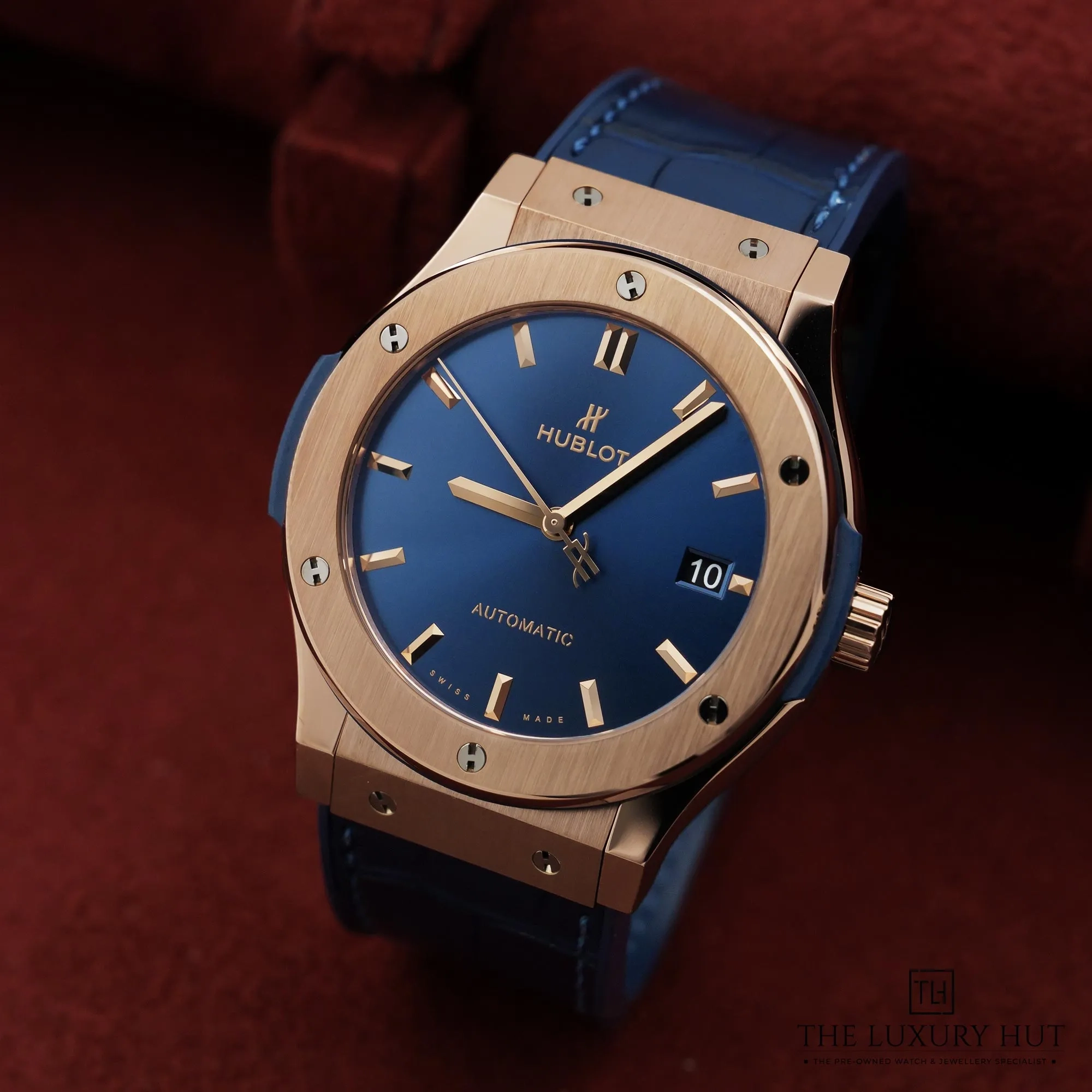 2026/04/db223c7b-d800-4034-bc76-2cc4abd8e10aHublot_Classic_Fusion_King_Gold_Blue_Dial_52812-b.jpg.webp