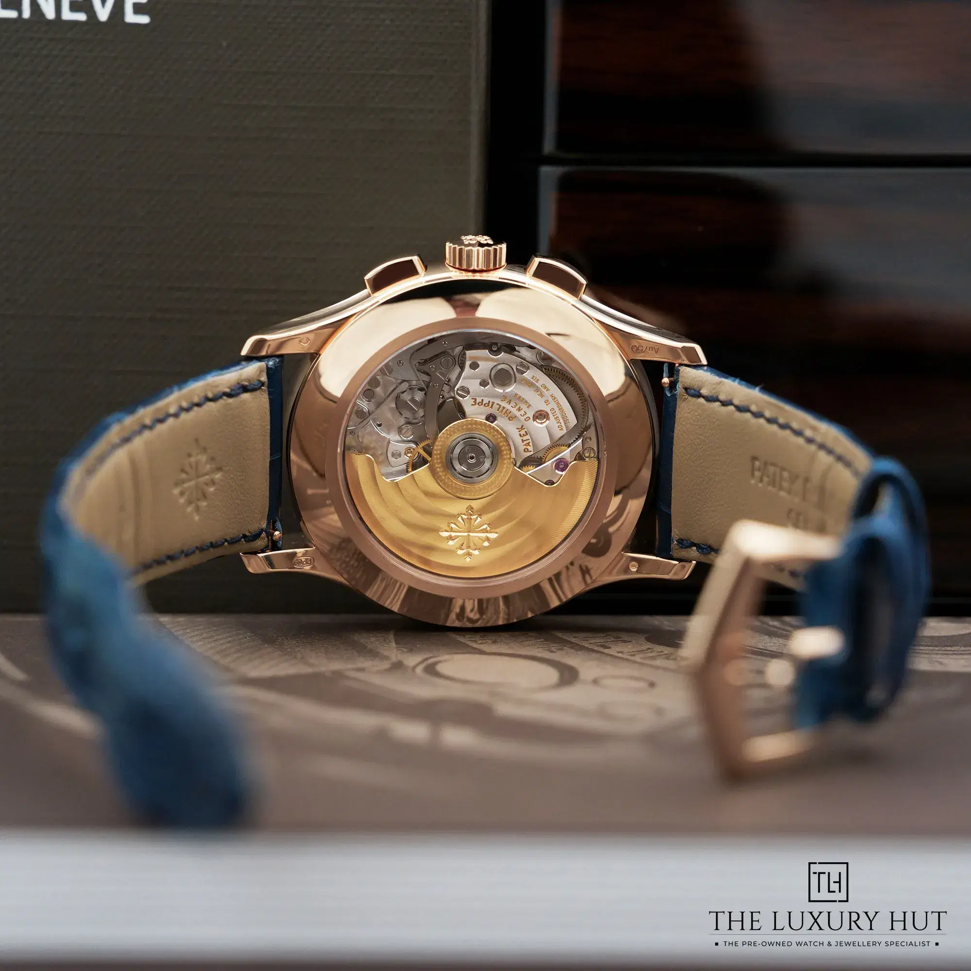 2026/04/df84ee7c-3fa2-4bad-947c-de820d6316faPatek_Philippe_Complications_Rose_Gold_Blue_52911d.jpg.webp