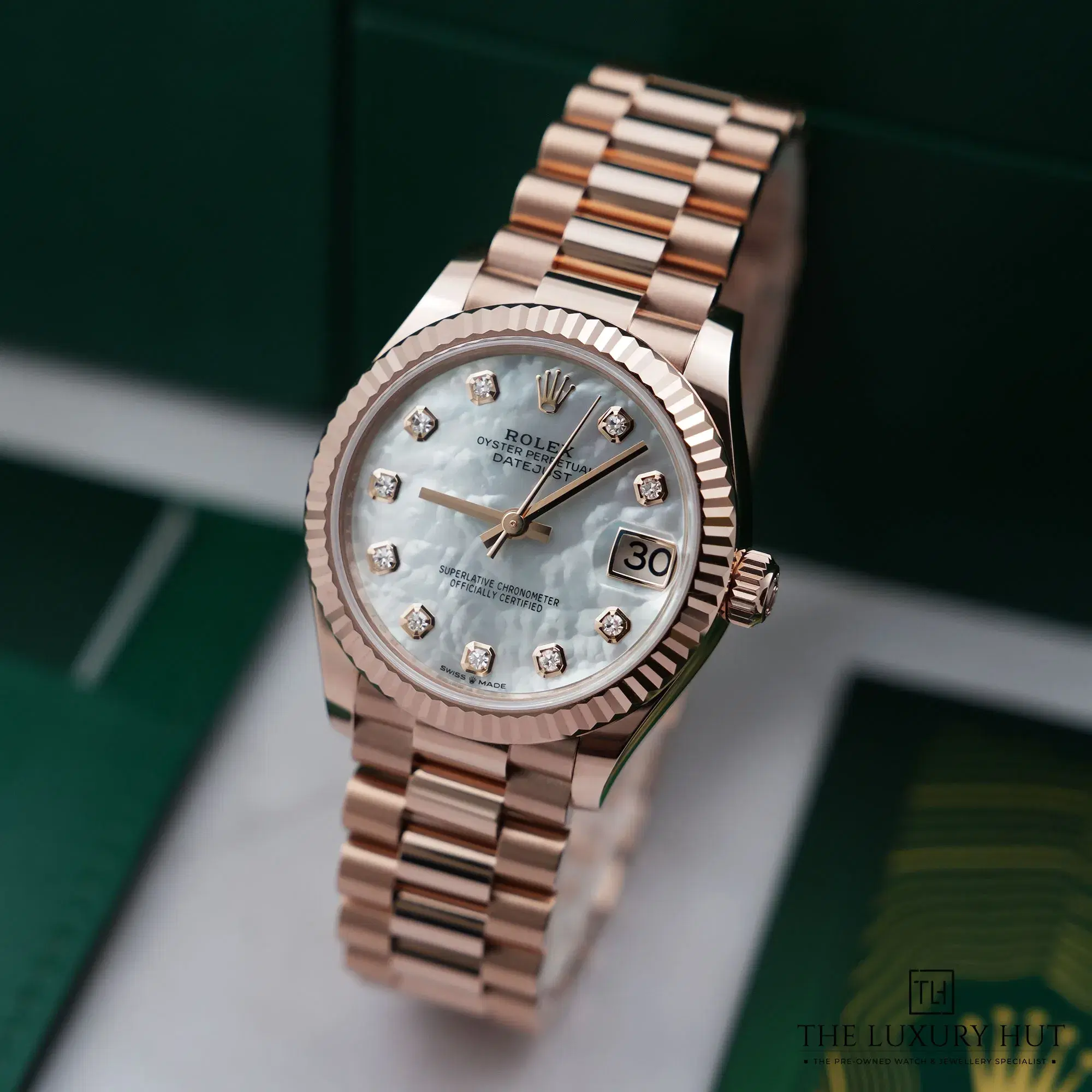 2026/04/e9f58a29-60c8-49e7-a2d5-6f0b55acfcf8Rolex_Datejust_31_MOP_Diamond_Dial_52852-b.jpg.webp