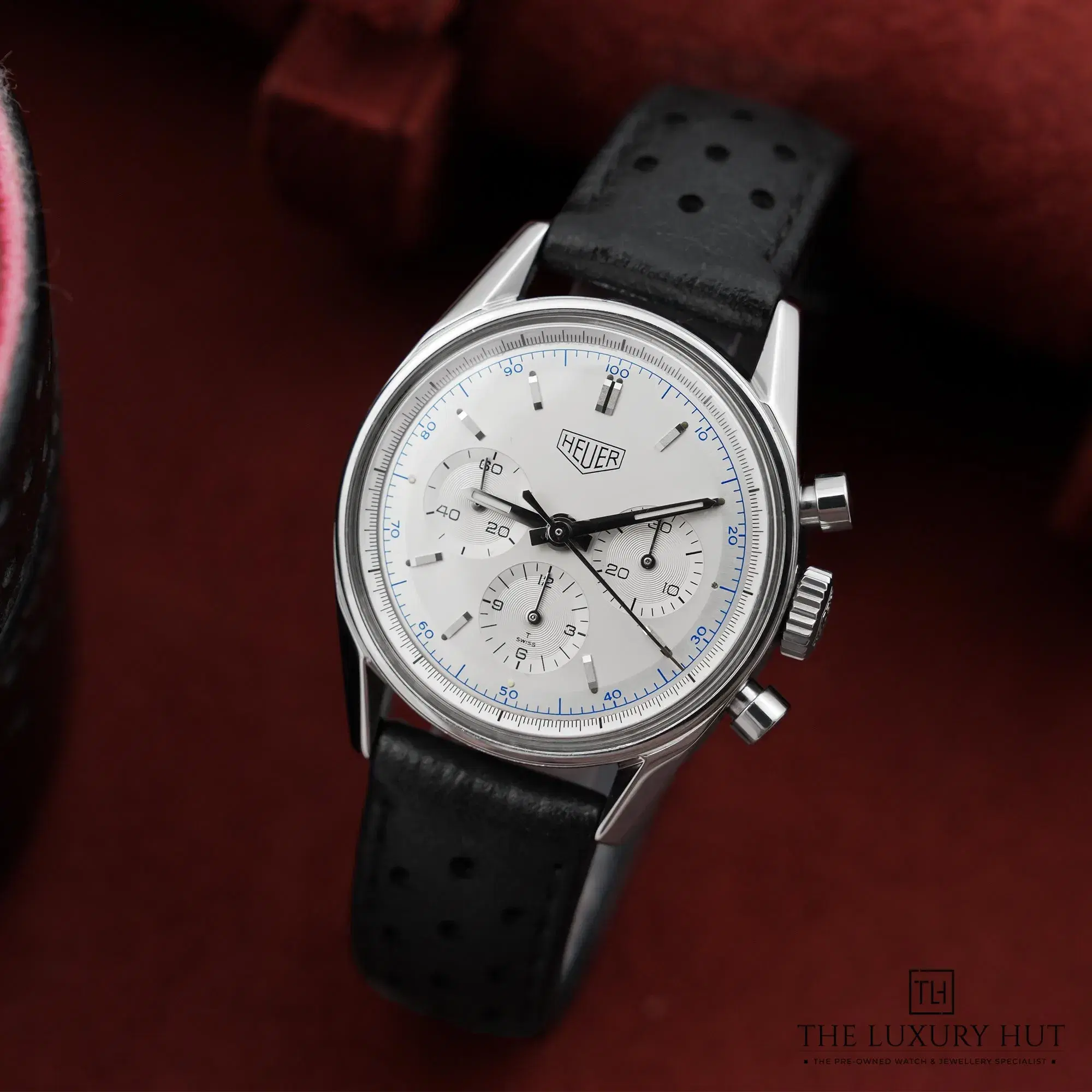 2026/04/ea2de112-1f5e-435e-b8ca-c41c119e4abdTAG_Heuer_Carrera_Re-Edition_Chronograph_52845-b.jpg.webp
