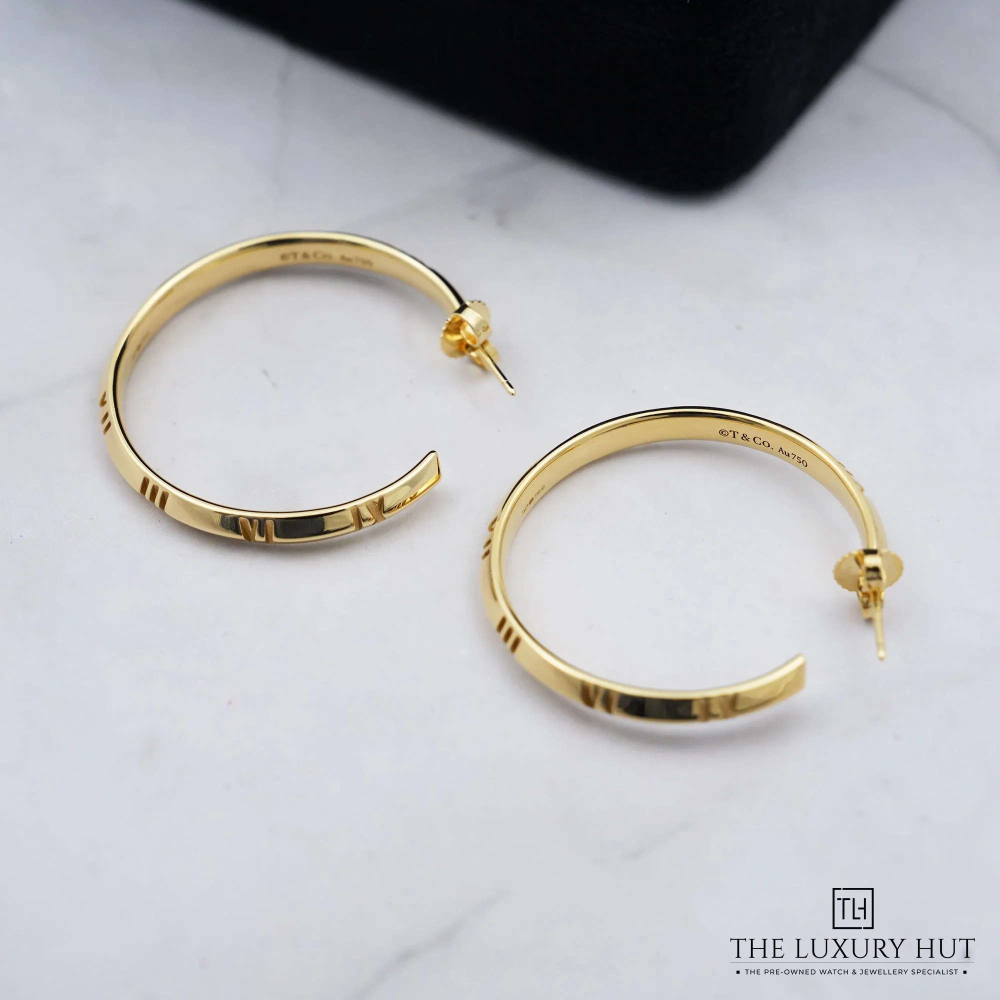 2026/04/f30ce2dc-f946-45c4-b1bc-f0f9d88ee950Tiffany_Co_Yellow_Gold_Atlas__X_Hoop_Earrings_52890-c.jpg.webp