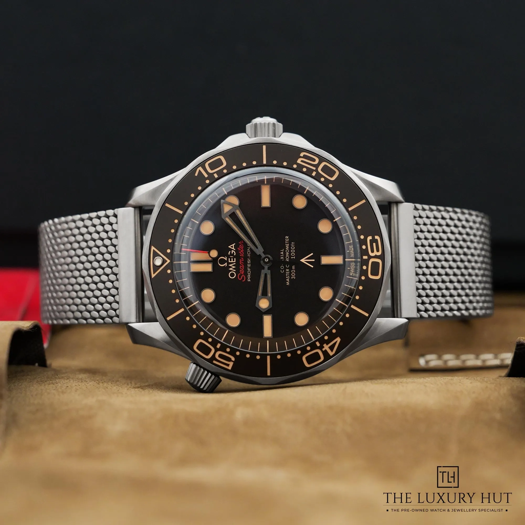 2026/04/f58a60e1-3a97-4efd-bcce-a9f57588dd90Omega_Seamaster_Diver_300M_James_Bond_Edition_52919-c.jpg.webp