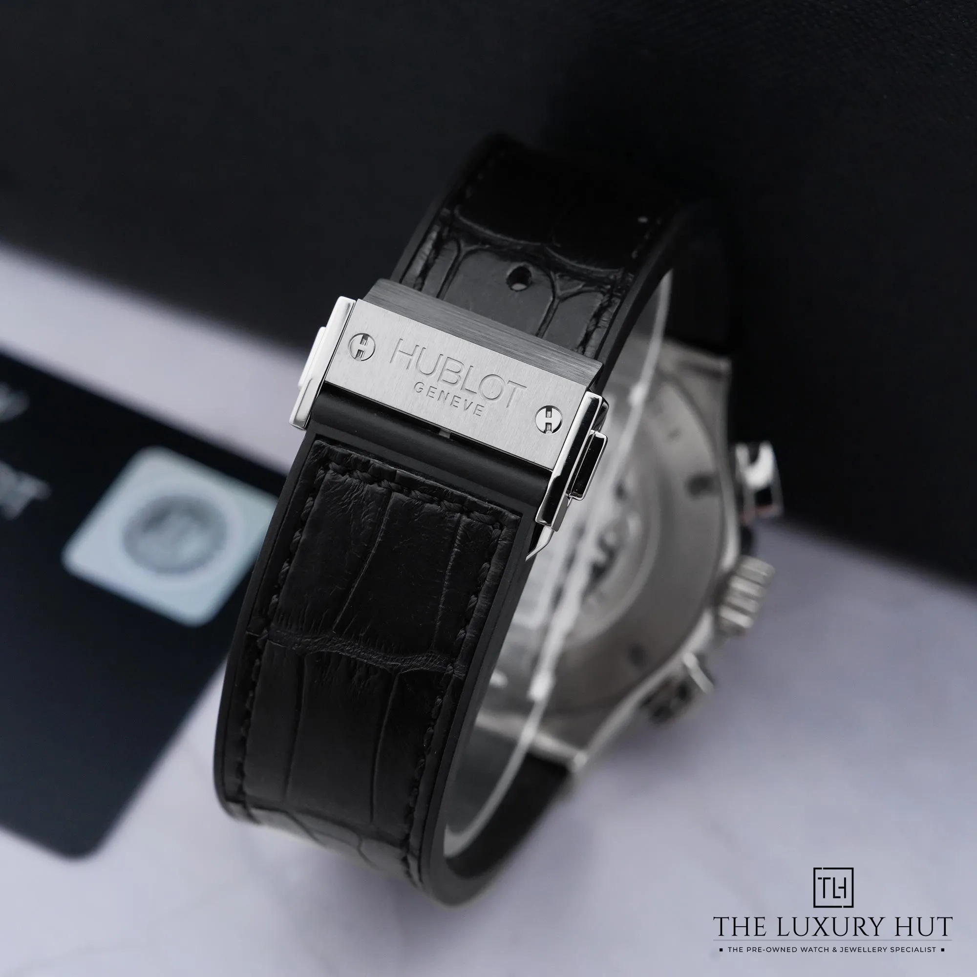 2026/05/163fd550-36c6-4917-93c4-97e37f0c9a19Hublot_Classic_Fusion_Chronograph_Titanium_Silver_52867-e.jpg.webp