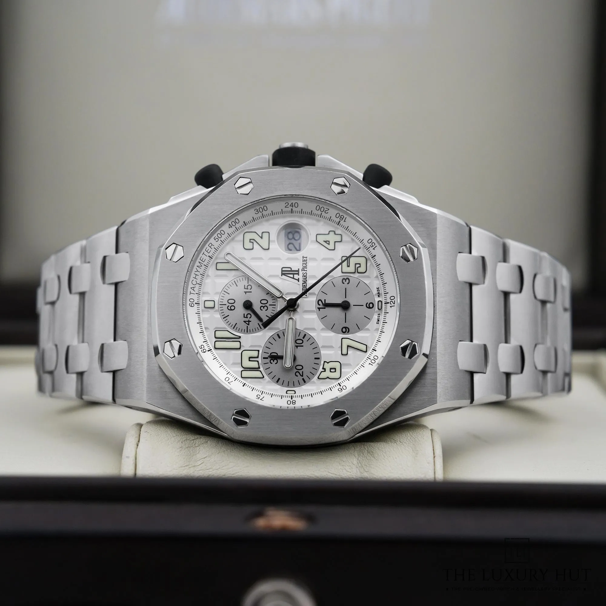 2026/05/2bbcc968-7e08-4864-a929-f1efe6fb356cAudemars_Piguet_Royal_Oak_Offshore_Steel_Silver_Arabic_52981-c.jpg.webp