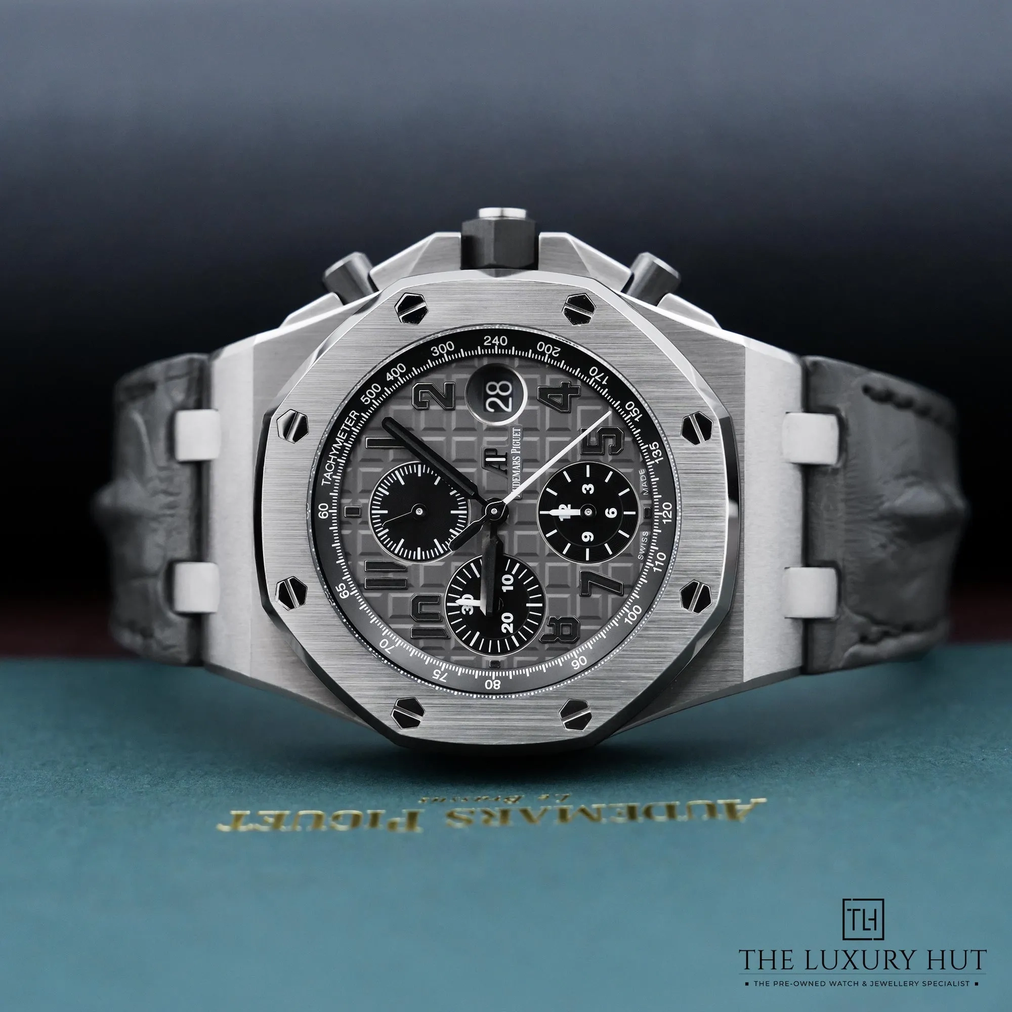 2026/05/2f5b5ae7-f5ad-4d70-aa4a-715d16311532Audemars_Piguet_Royal_Oak_Elephant_Steel_Grey_Dial_52933-c.jpg.webp
