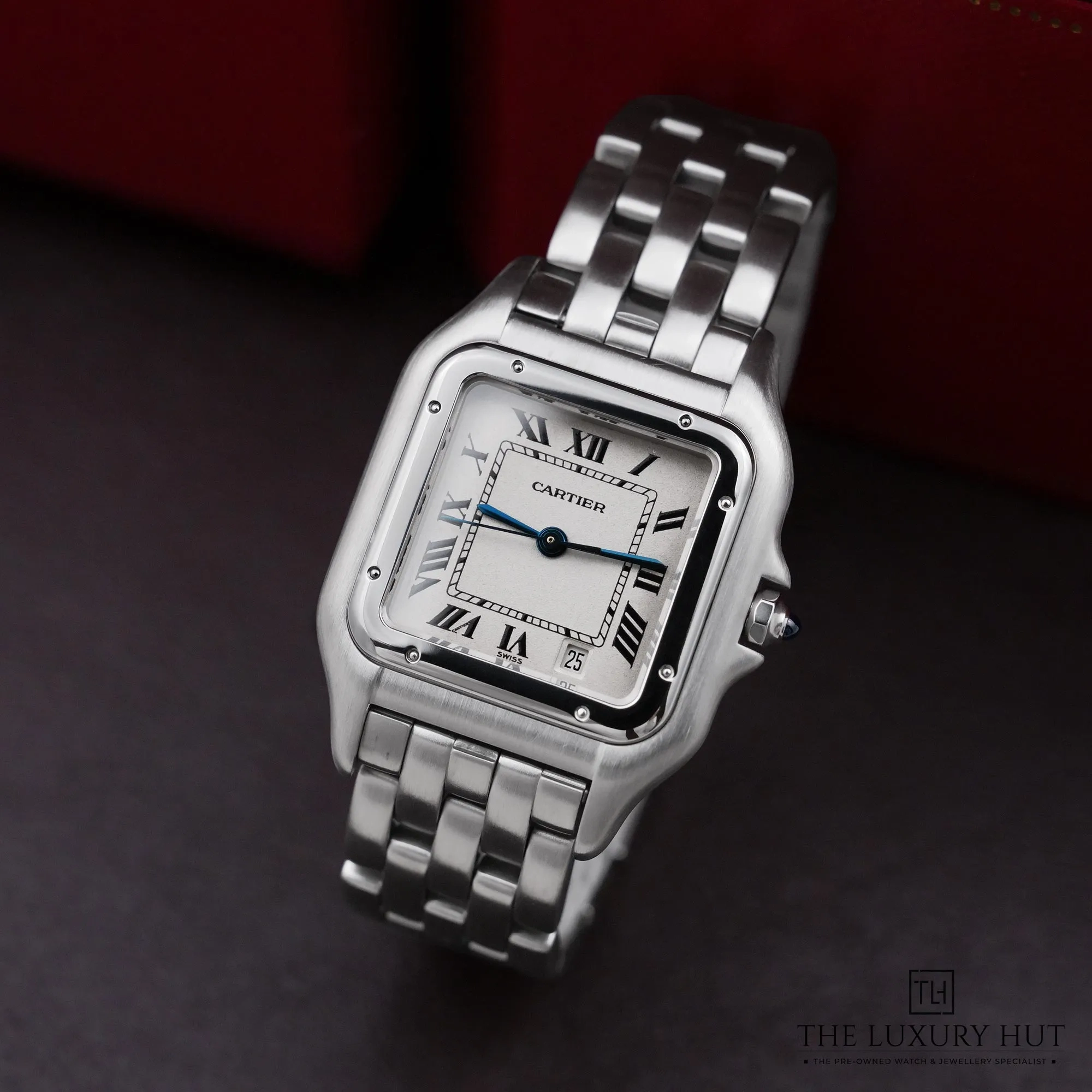 2026/05/4658b160-7b30-4fe8-b0c7-53b9d0eb9f6cCartier_Panthere_De_Cartier_Steel_White_Roman_52932-b.jpg.webp