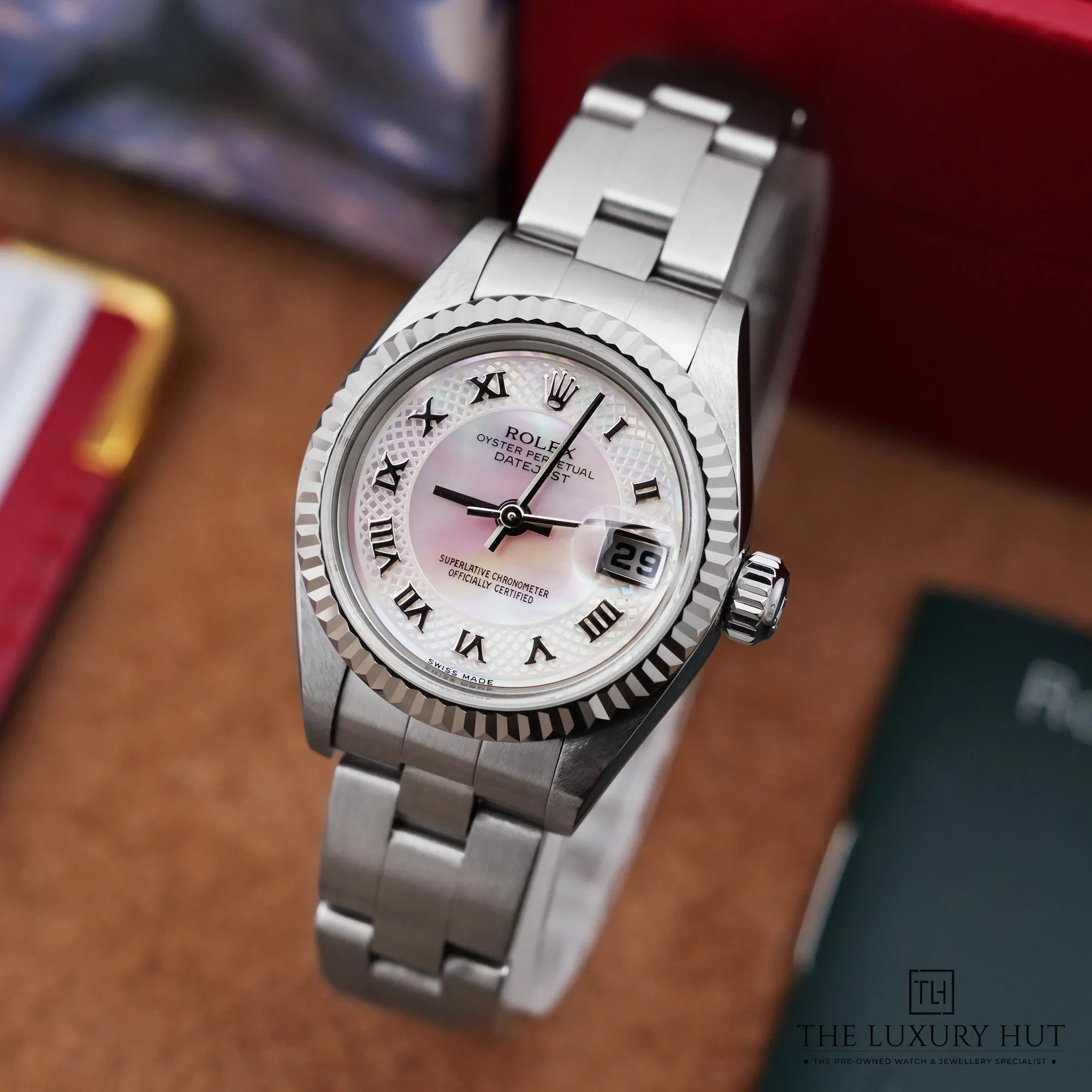 2026/05/487bb8b3-d81a-4687-b926-6fd6a675dc02Rolex_Lady-Datejust_26mm_MOP_Roman_Dial_52882-b.jpg.webp