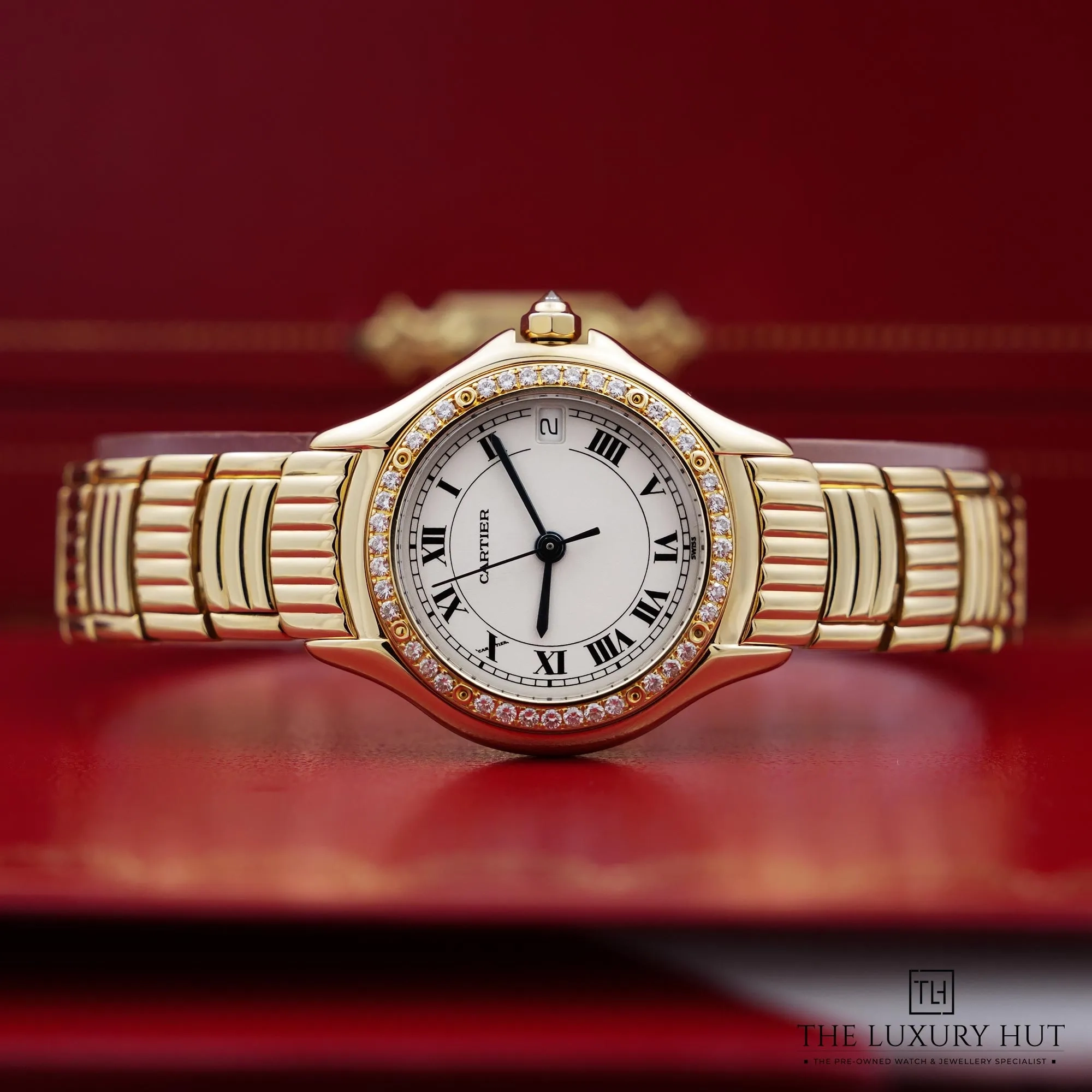 2026/05/4ad9111e-e7e6-449c-ab5a-c8ca5c0286e2Cartier_Cougar_Yellow_Gold_26mm_White_Roman_LB890-c.jpg.webp