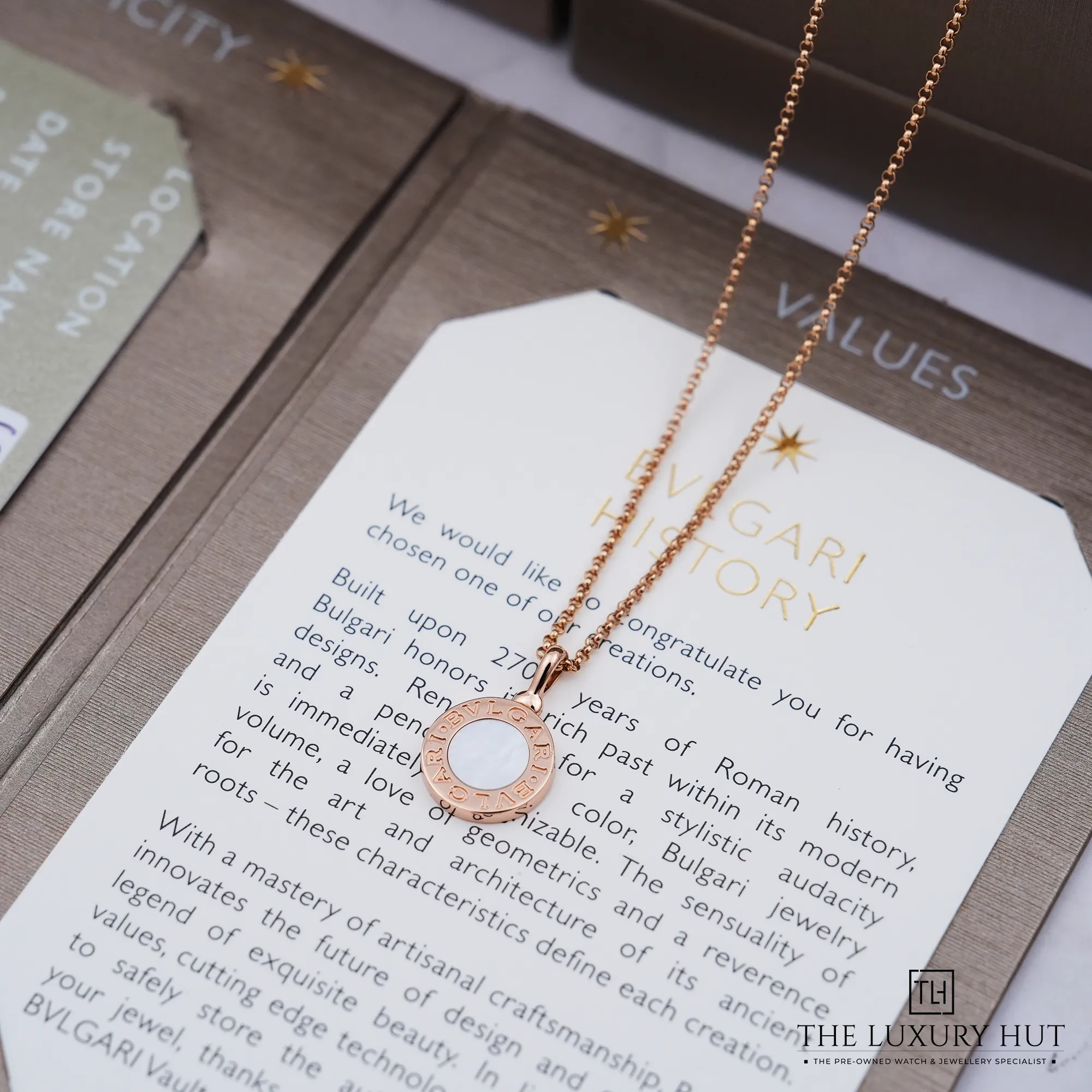 2026/05/557e4983-2316-47ba-8b35-e40526cff981Bvlgari_Rose_Gold_Mother-Of-Pearl_Pendant_Necklace_52904-c.jpg.webp