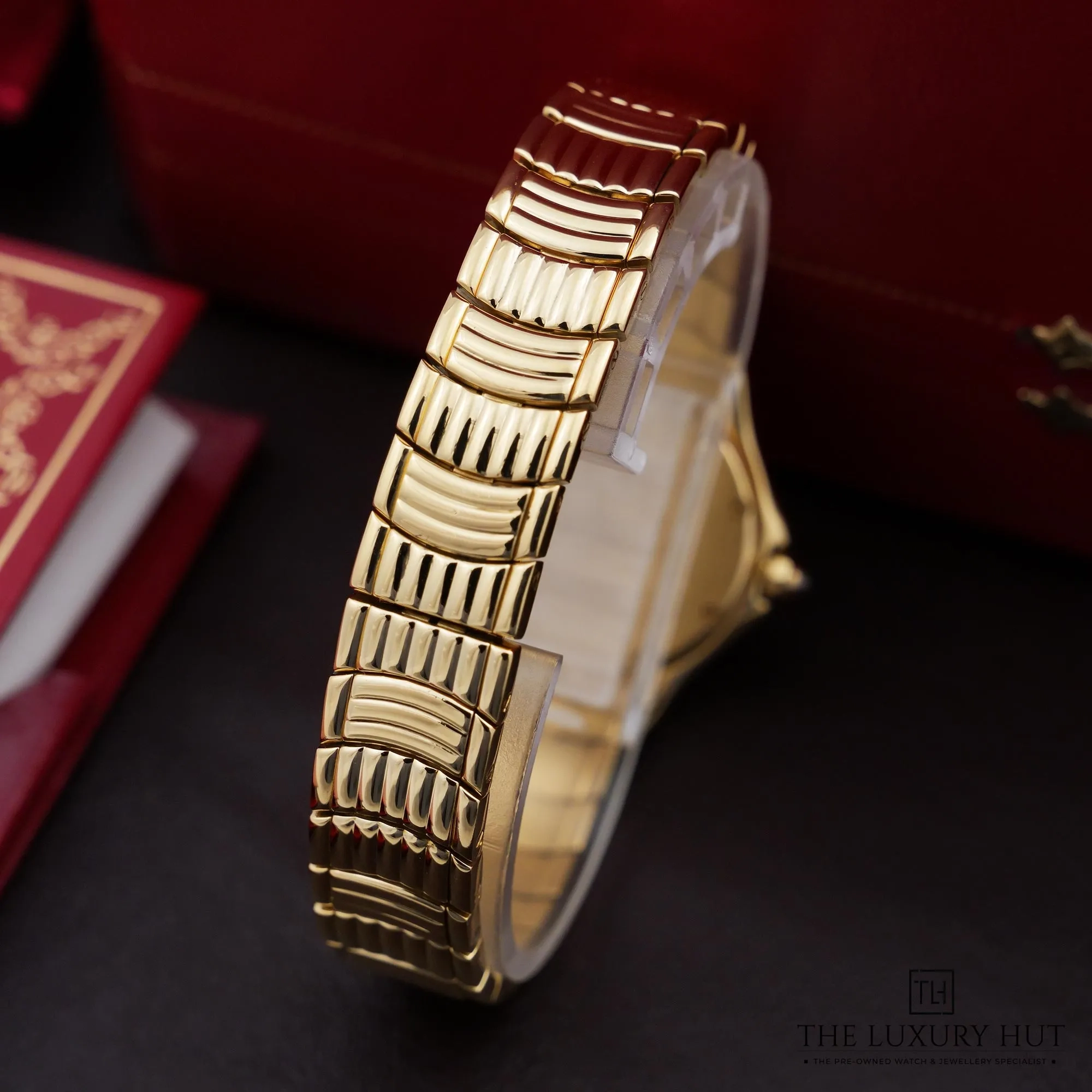 2026/05/56651eb0-f7de-4f5f-b458-1fc584d4ccddCartier_Cougar_Yellow_Gold_26mm_White_Roman_LB890-e.jpg.webp
