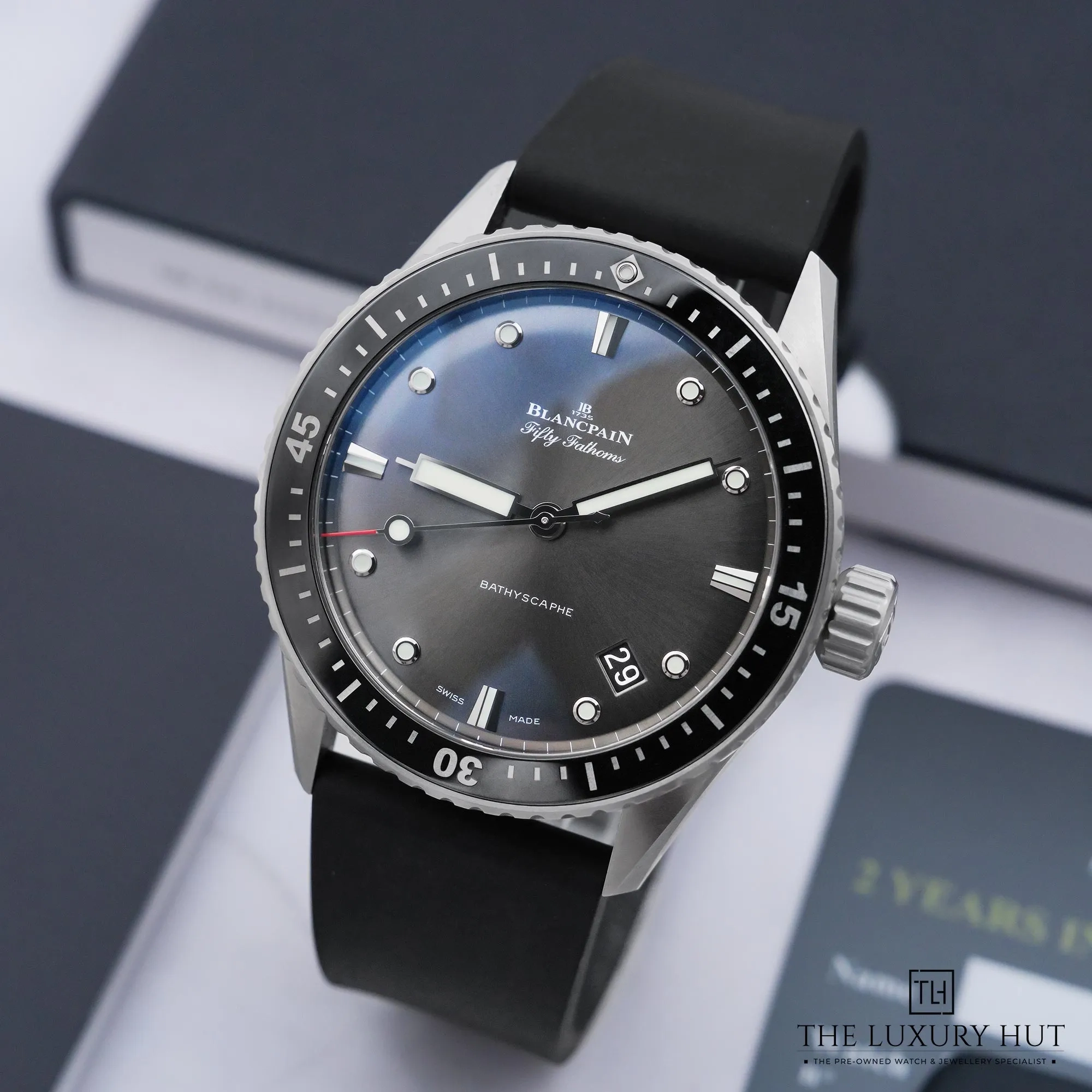 2026/05/639fcaa4-6a1e-43e8-9089-fe6fc3bc4b07Blancpain_Fifty_Fathoms_Bathyscaphe_Steel_Meteor_Grey_LB906-b.jpg.webp
