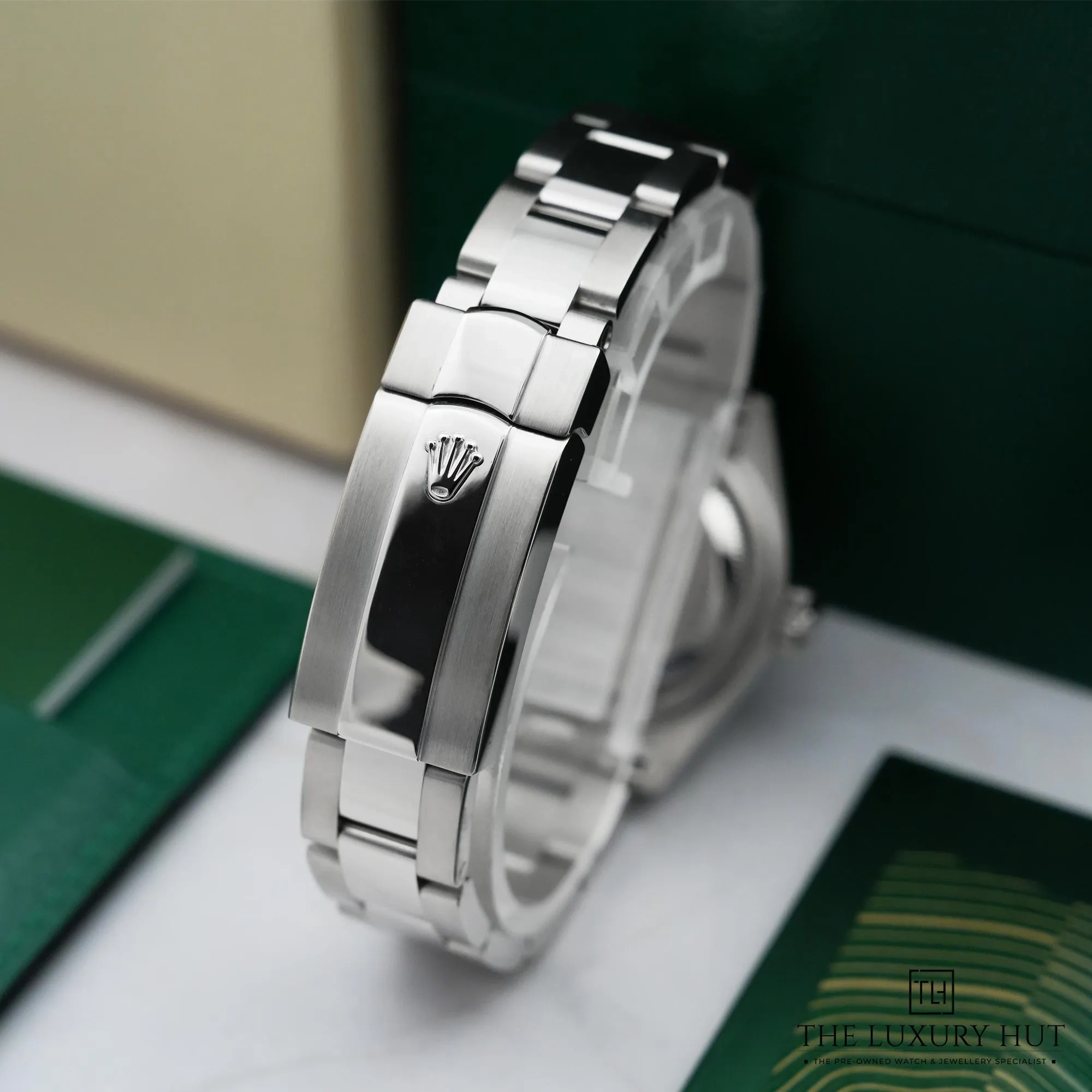 2026/05/7ddc50ca-149c-4af0-a4b9-db3075edd03dRolex_Lady-Datejust_Stainless_Steel_28mm_Silver_52864-e.jpg.webp