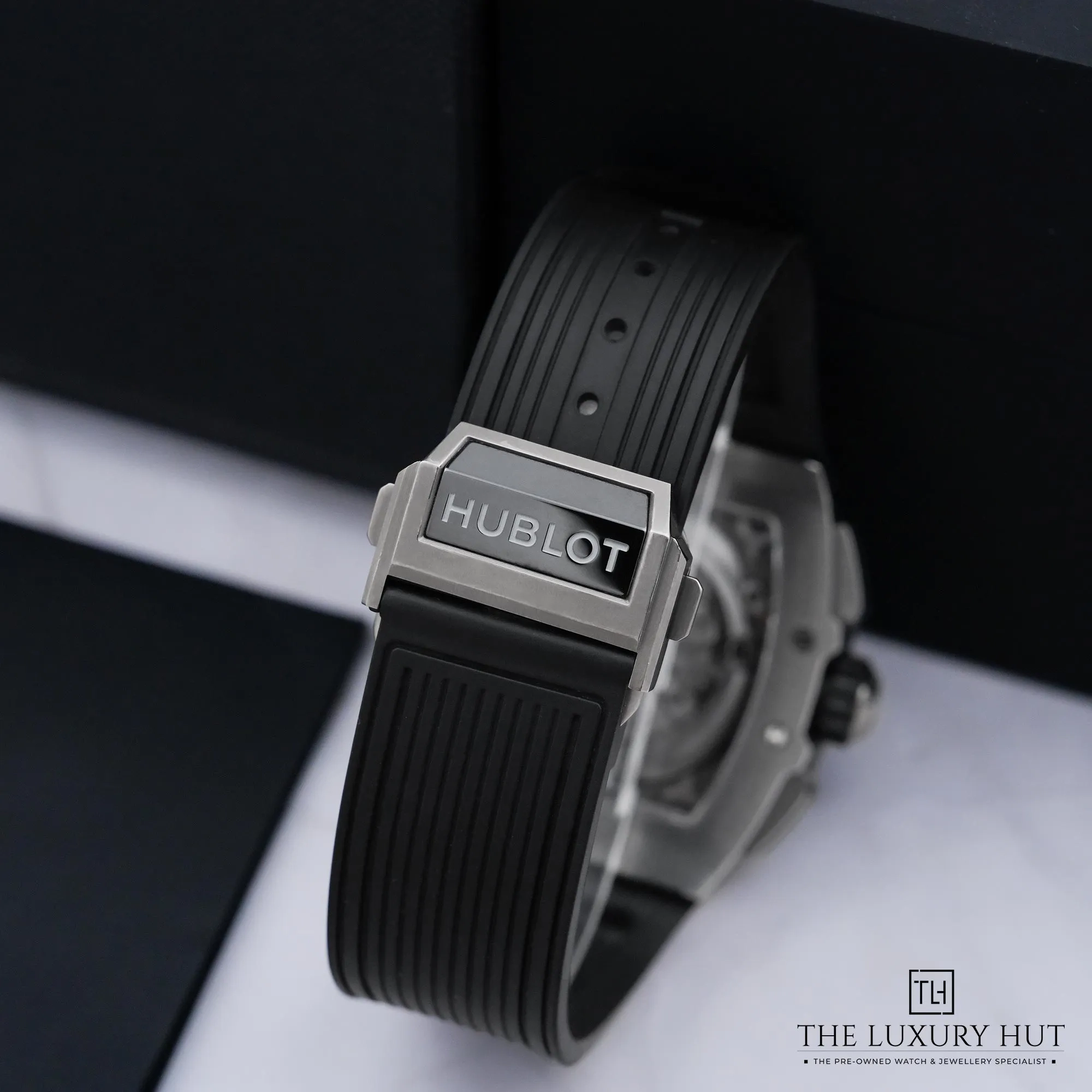 2026/05/880e275f-9249-42da-8f4f-f053cbbe6fddHublot_Spirit_Of_Big_Bang_Chronograph_Titanium_Ceramic_52953-e.jpg.webp
