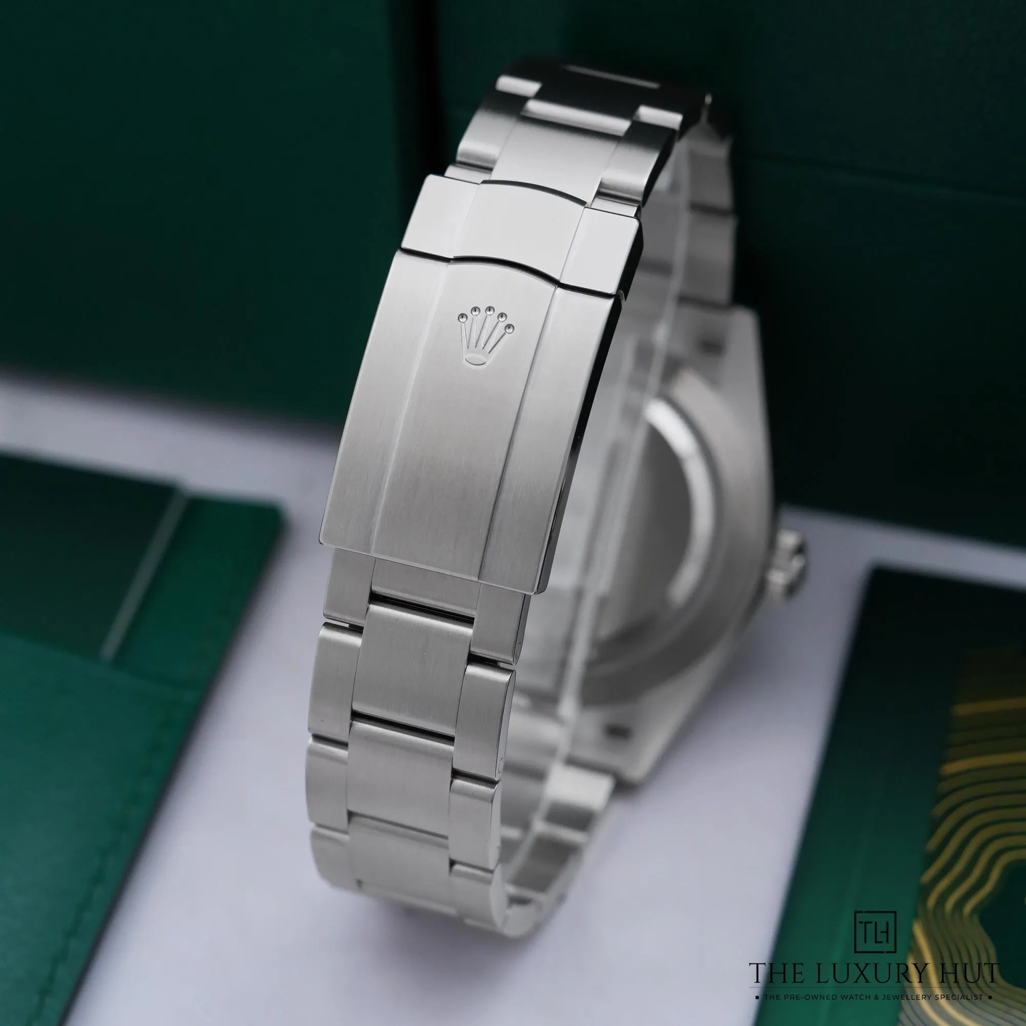 2026/05/8dfc14cb-a3d6-4a2b-94e5-26ecd08de114Rolex_Oyster_Perpetual_41mm_Steel_Silver_Dial_53010-e.jpg.webp