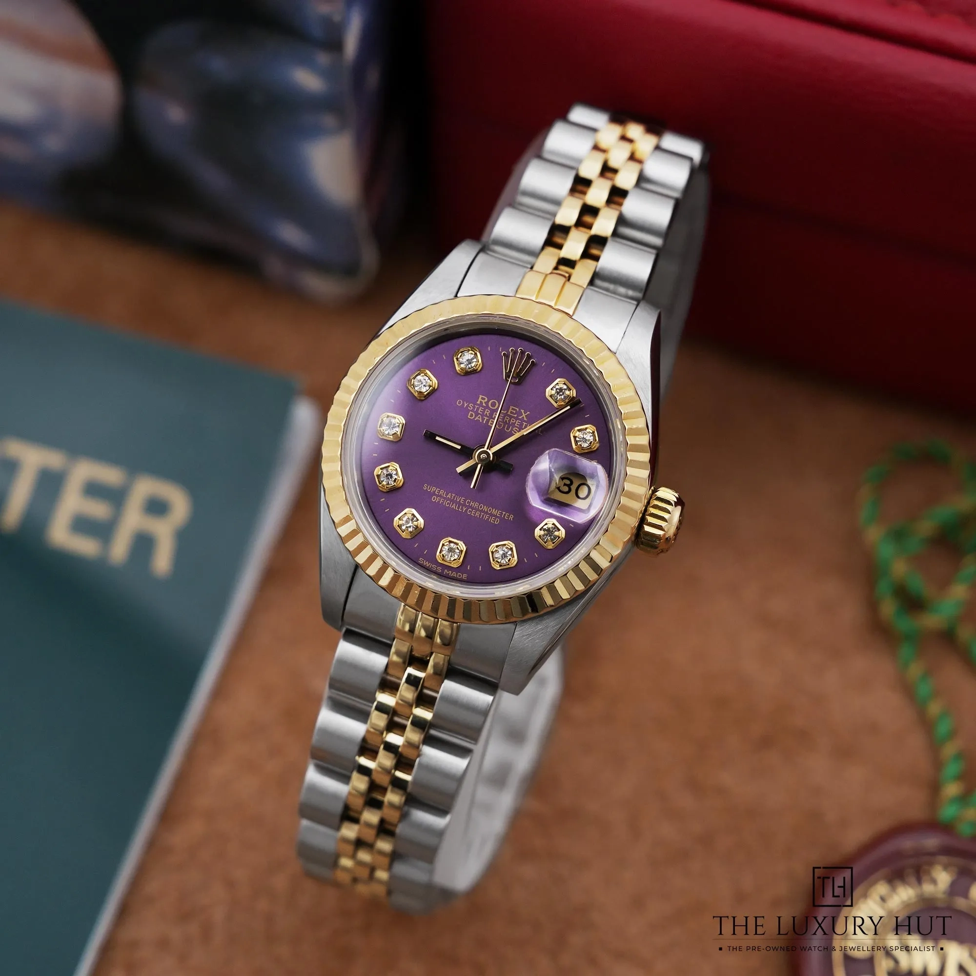 2026/05/9f7860ef-eae0-4f7e-a5d4-6f03c3c8aeb6Rolex_Lady-Datejust_Steel_Gold_26mm_Purple_Diamond_52896-bb.jpg.webp