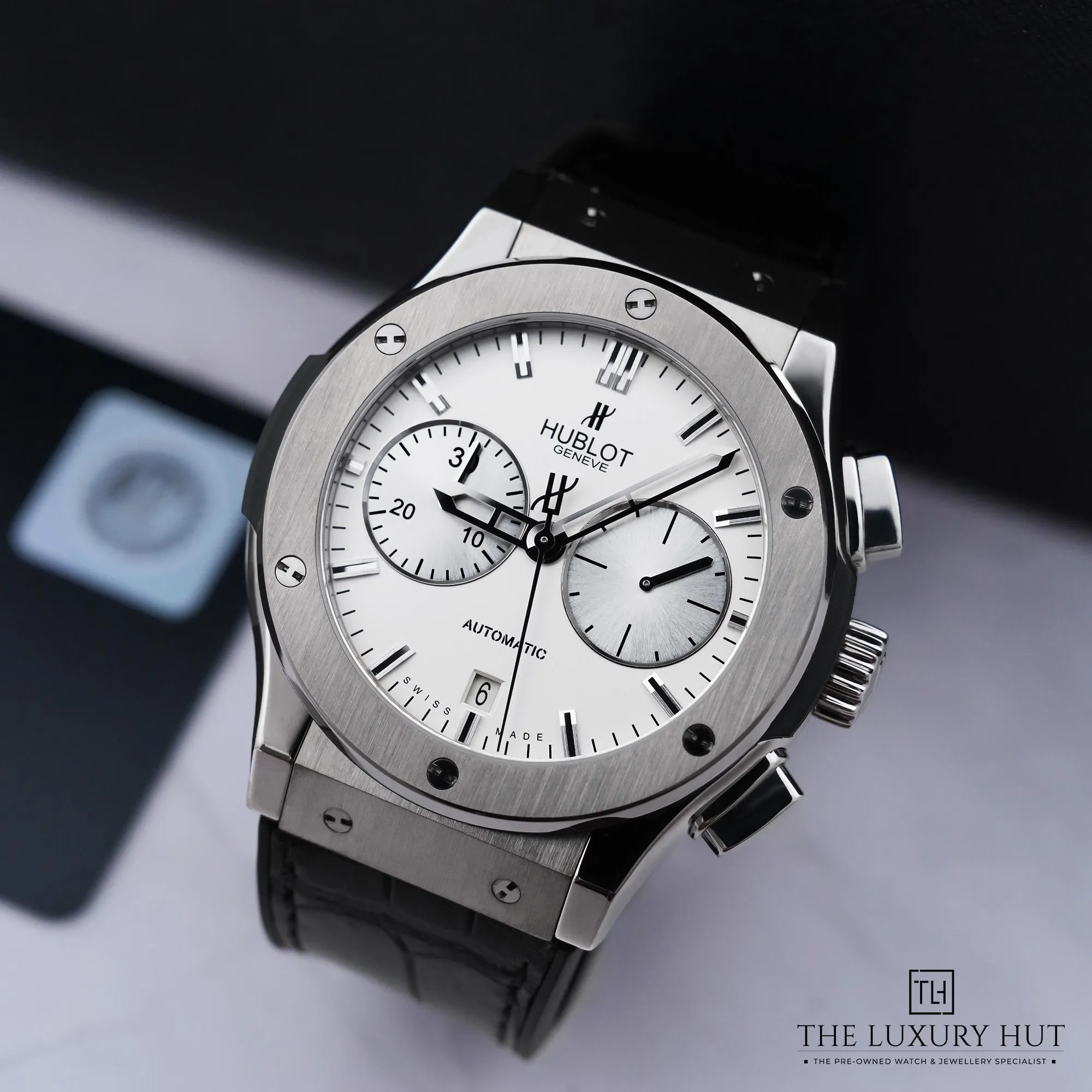 2026/05/a8607335-f27d-47f5-8cae-8518bbb0432bHublot_Classic_Fusion_Chronograph_Titanium_Silver_52867-b.jpg.webp