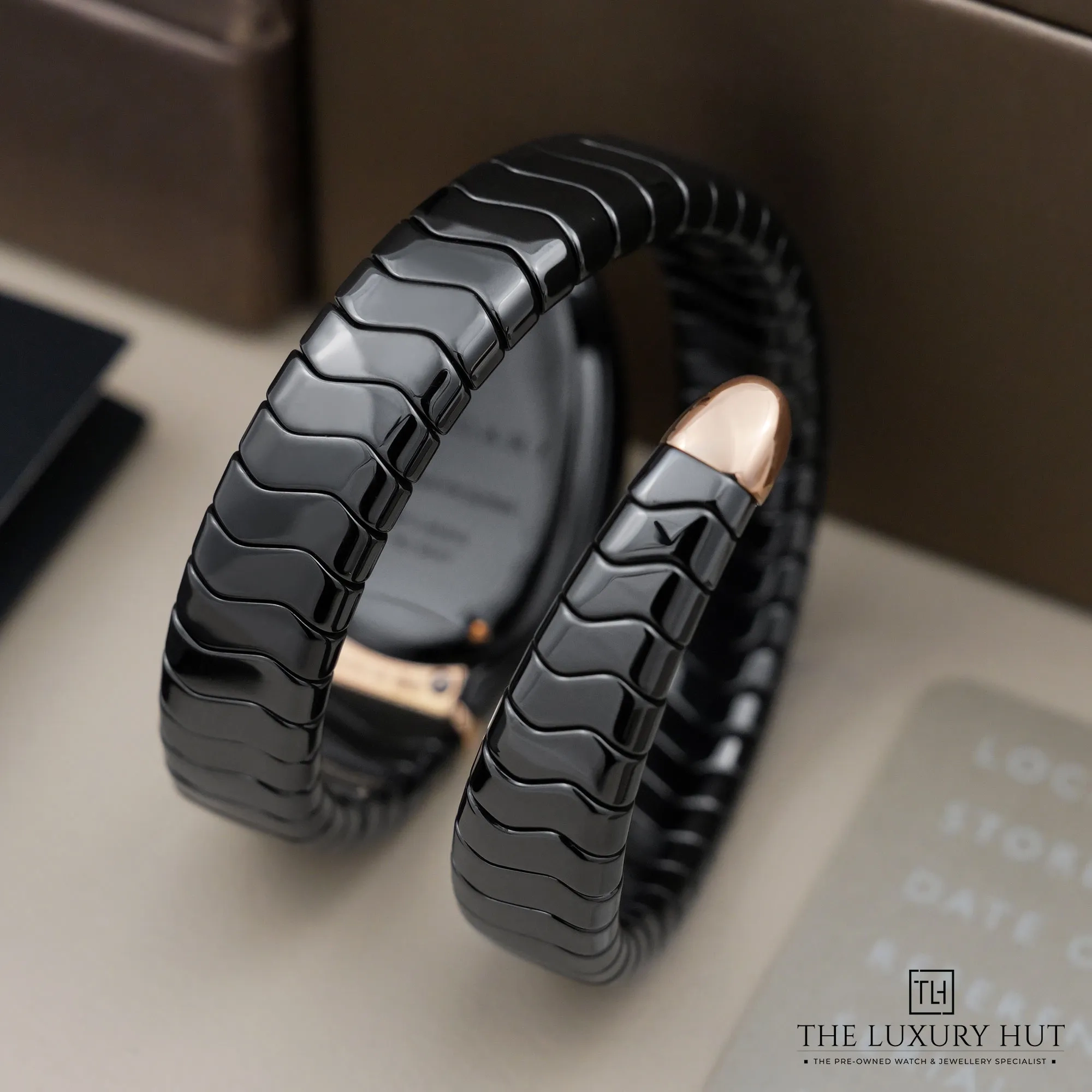 2026/05/b756dad5-1066-4e11-929b-691a31fec815Bvlgari_Serpenti_Spiga_Ceramic_Gold_Single_Spiral_Black_52962-c.jpg.webp