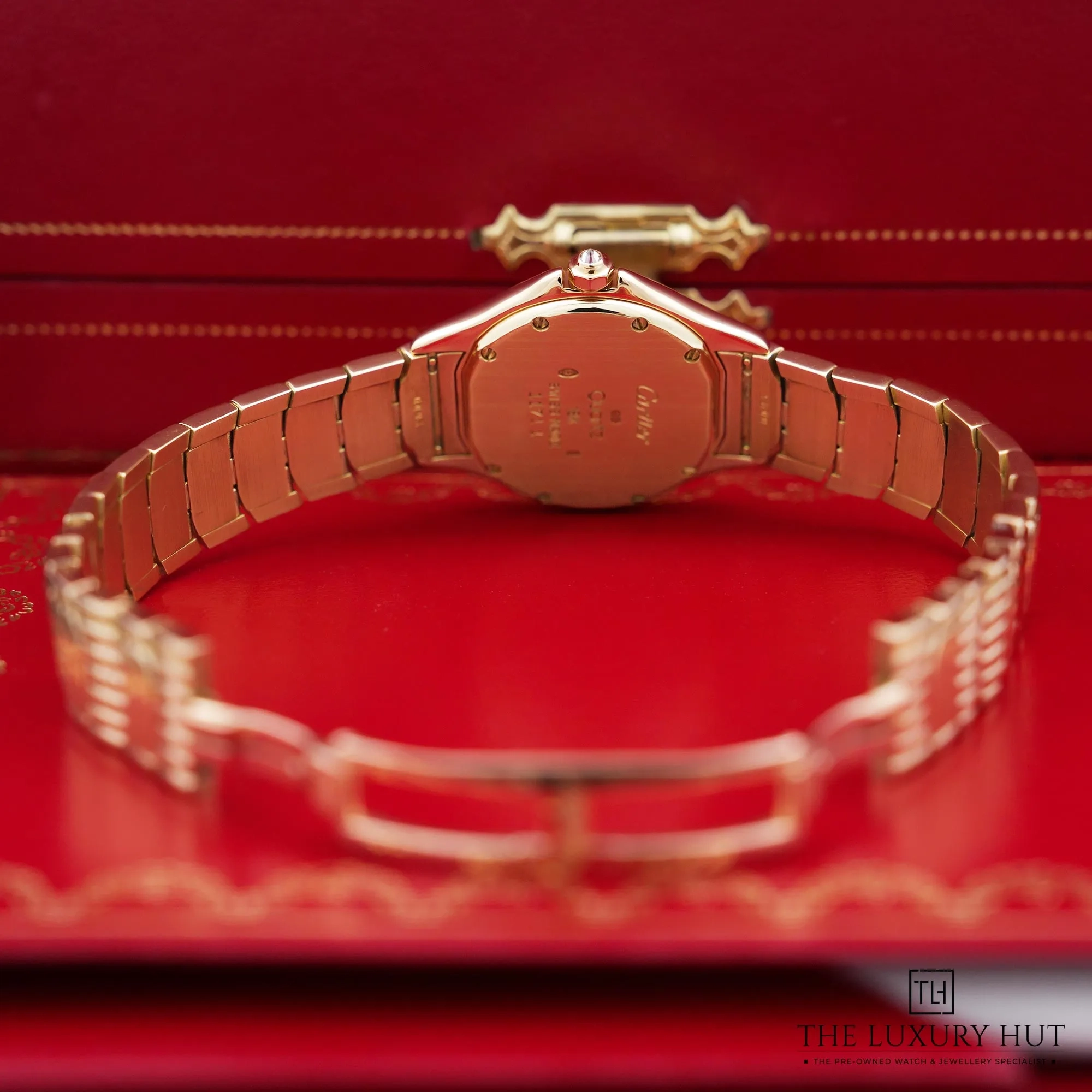2026/05/ceec7e4e-19f3-443b-9322-ac853e2dfe88Cartier_Cougar_Yellow_Gold_26mm_White_Roman_LB890-d.jpg.webp