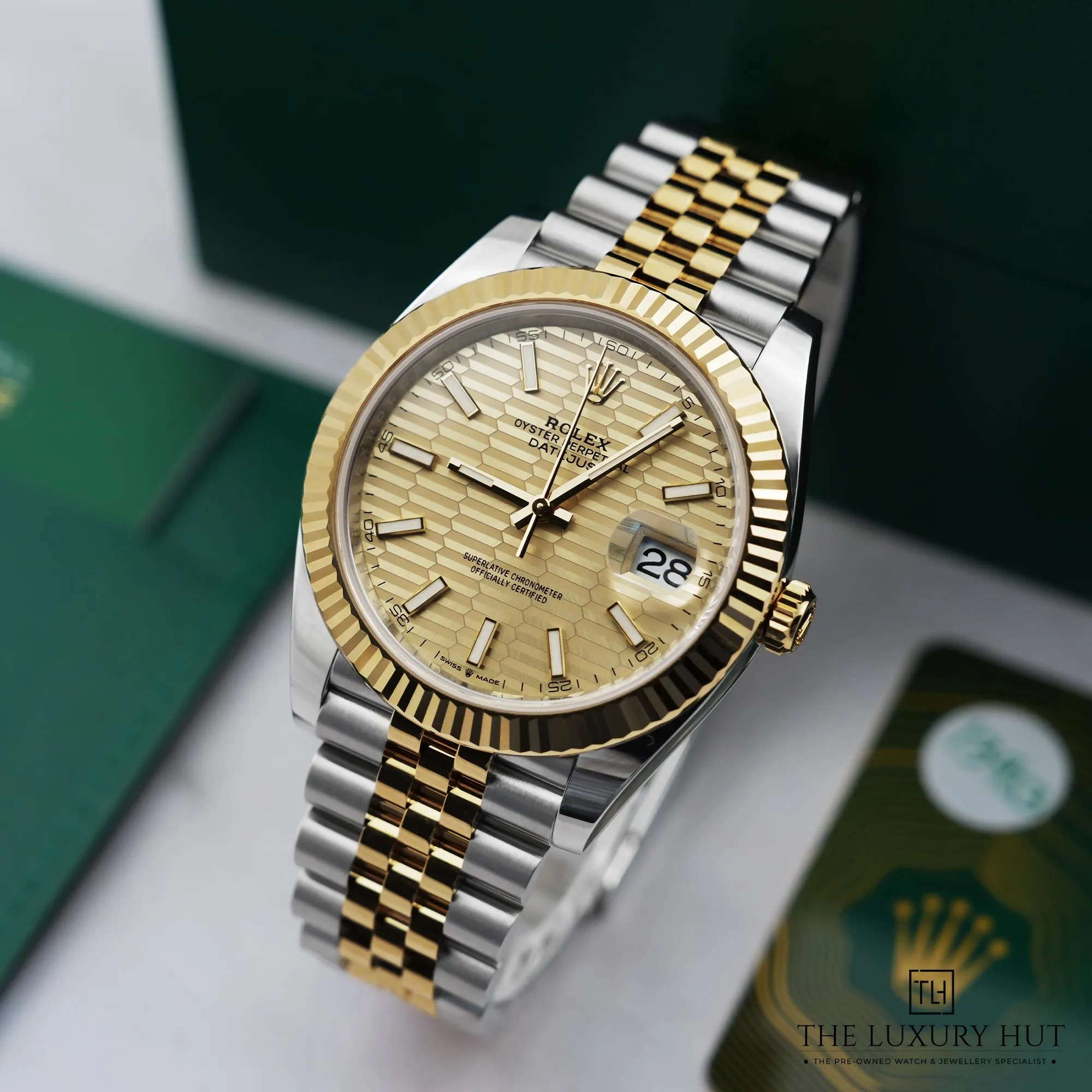 2026/05/d9deeff1-fcb4-4cc1-a581-8b9e8ffca5adRolex_Datejust_41_Steel_Gold_Champagne_Motif_Dial_LB896-b.jpg.webp