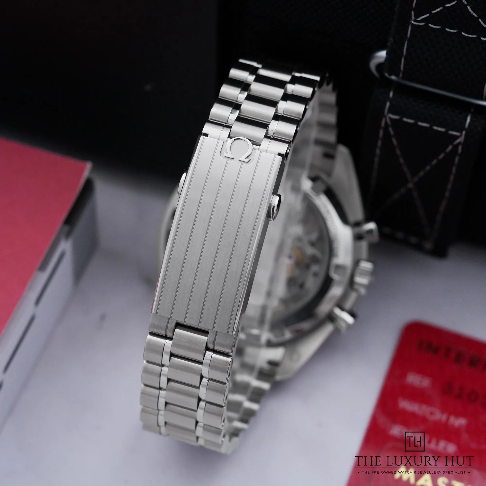 2026/05/ddf96157-4b7c-43c0-a604-bb2283dd538aOmega_Speedmaster_Moonwatch_Professional_Chronograph_53012-e.jpg.webp