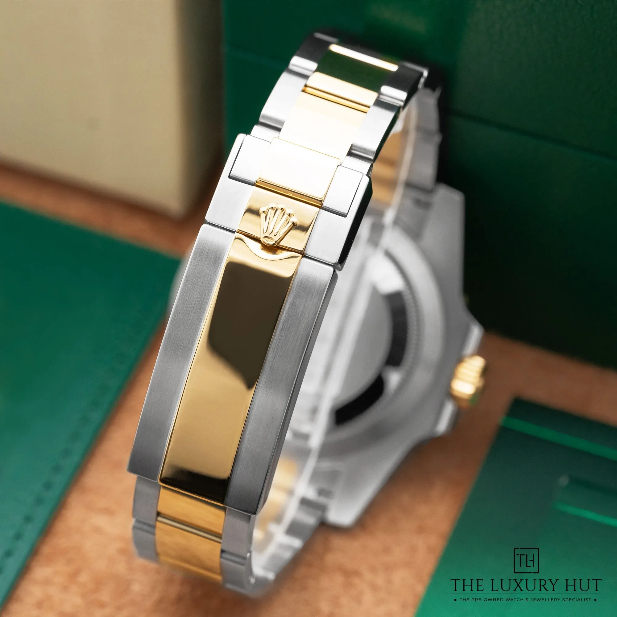2026/05/e24d00c7-d28f-480d-aa20-bf6b2d0ba1e0Rolex_Submariner_Date_Bluesy_40mm_Blue_Dial_52951-d.jpg.webp