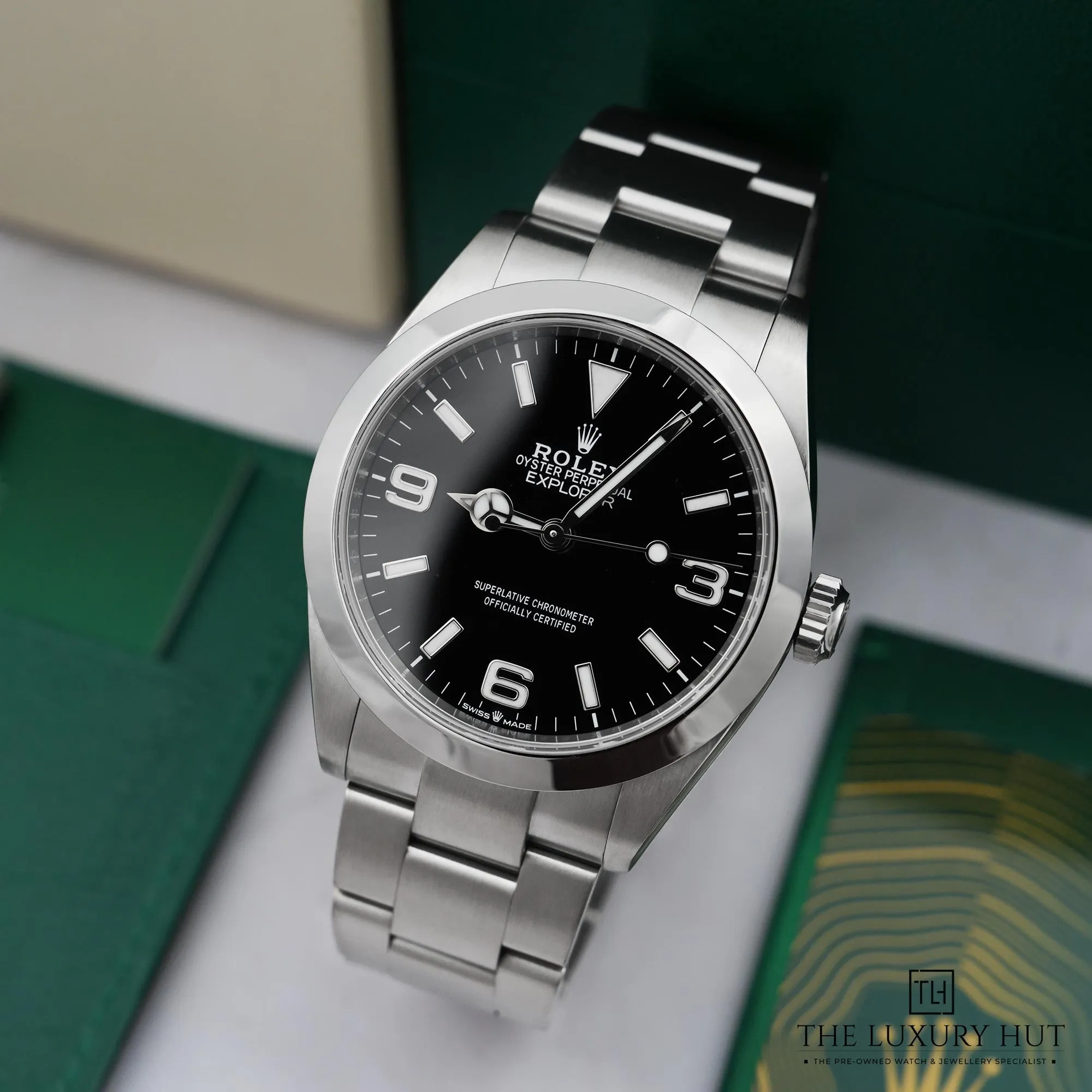 2026/05/e4c00946-d9ea-4bf3-b374-b0076936015cRolex_Explorer_40mm_Steel_Black_Dial_52869-b.jpg.webp