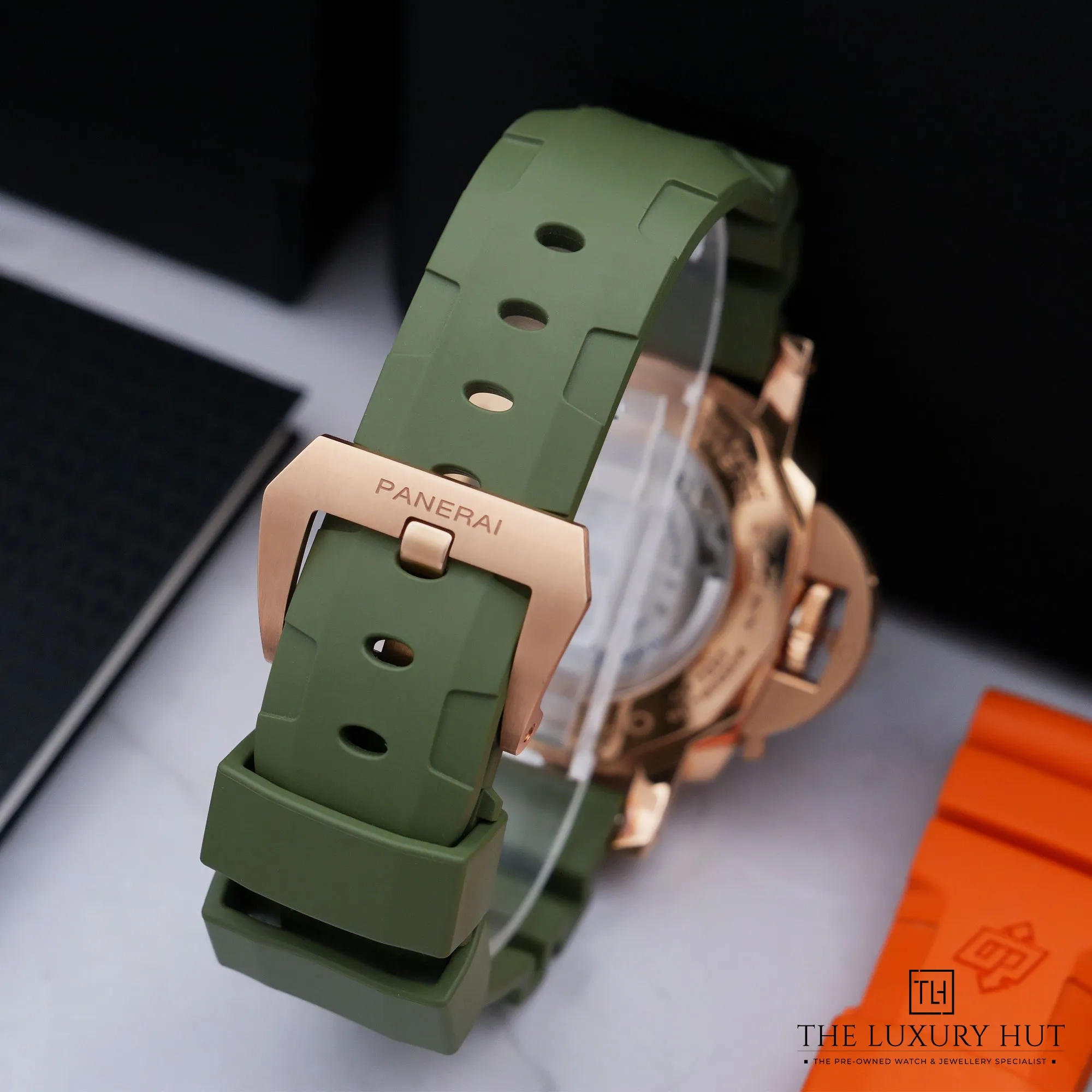 2026/05/ebdd116c-a4c5-4ea1-aca0-8977082afab2Panerai_Submersible_42mm_Rose_Gold_Black_LB909-e.jpg.webp