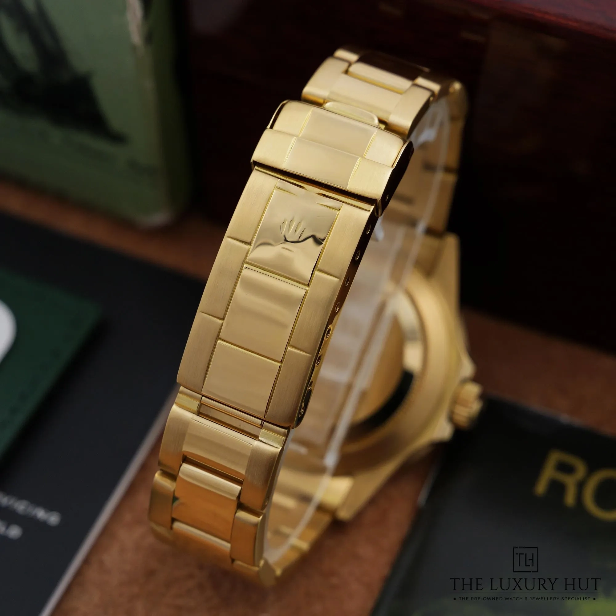 2026/06/08f1e76d-6a89-42a4-ae73-9827f98abf8aRolex_Submariner_Date_Yellow_Gold_Blue_Dial_52928-e.jpg.webp