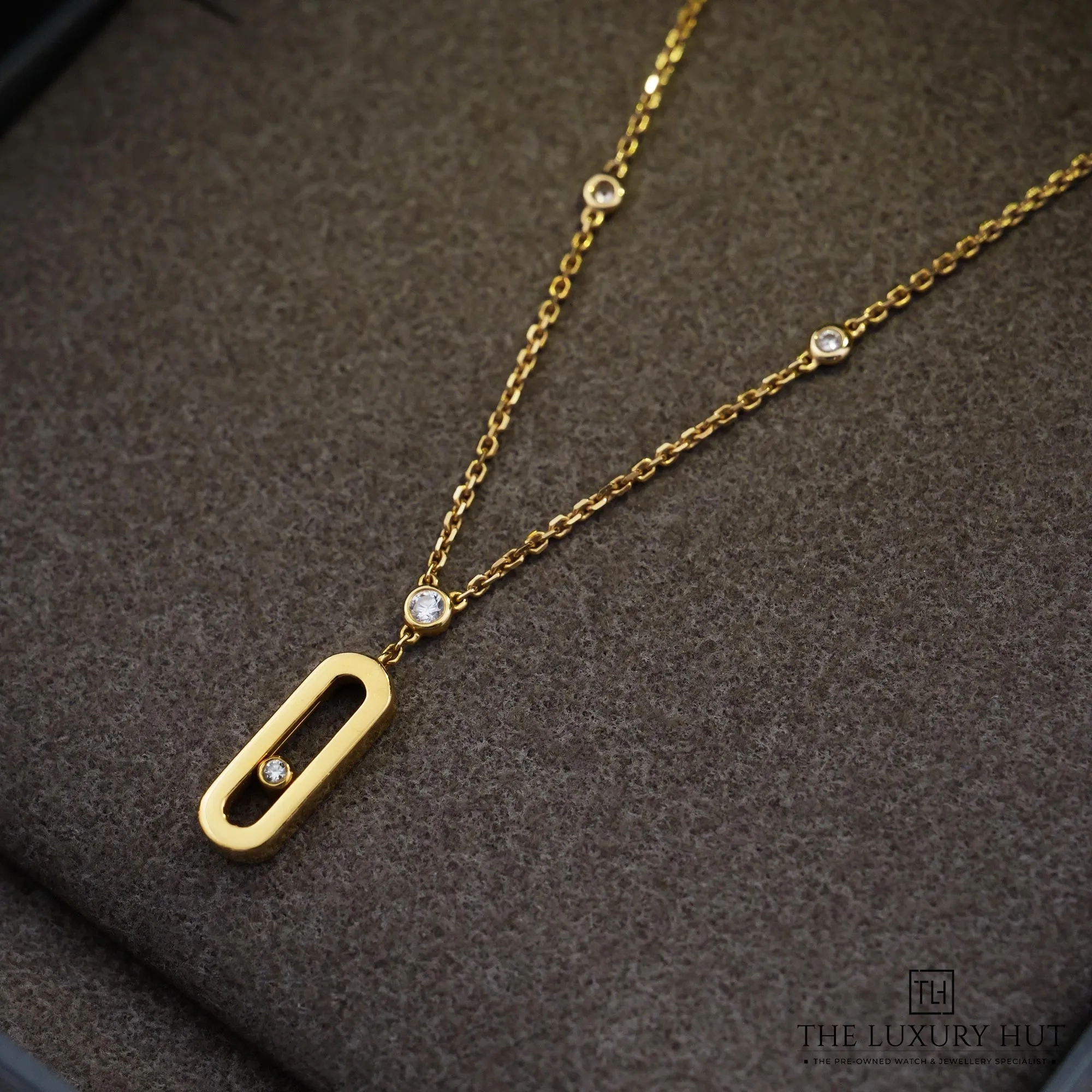 2026/06/098f3c38-a0b5-40b8-8d5d-d988e99ad1f6Messika_Move_Uno_Classique_Gold_Diamond_Necklace_53116-d.jpg.webp