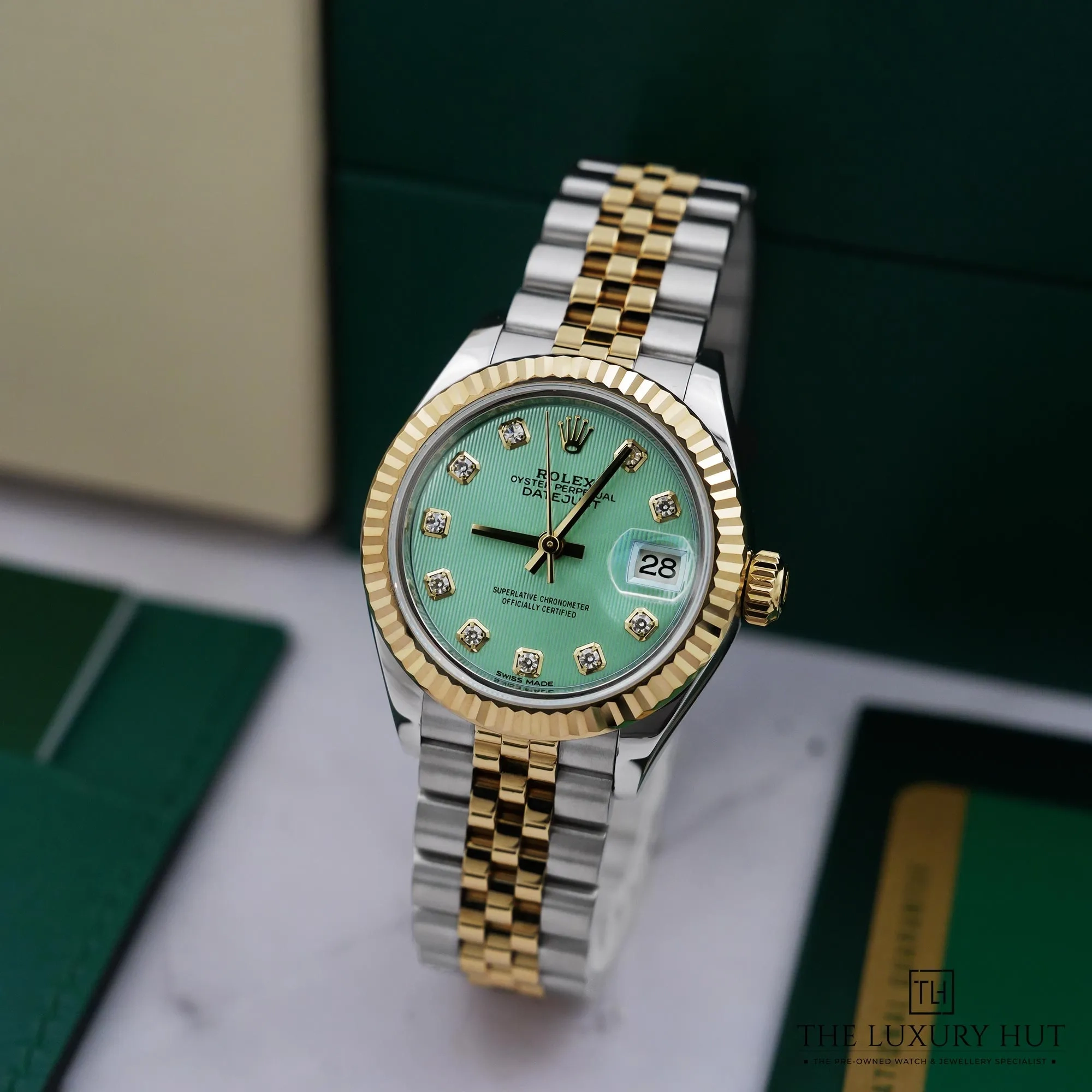 2026/06/0db826c1-098a-425a-8e12-dbdcd0953695Rolex_Lady-Datejust_28mm_Mint_Green_Diamond_53016-b.jpg.webp