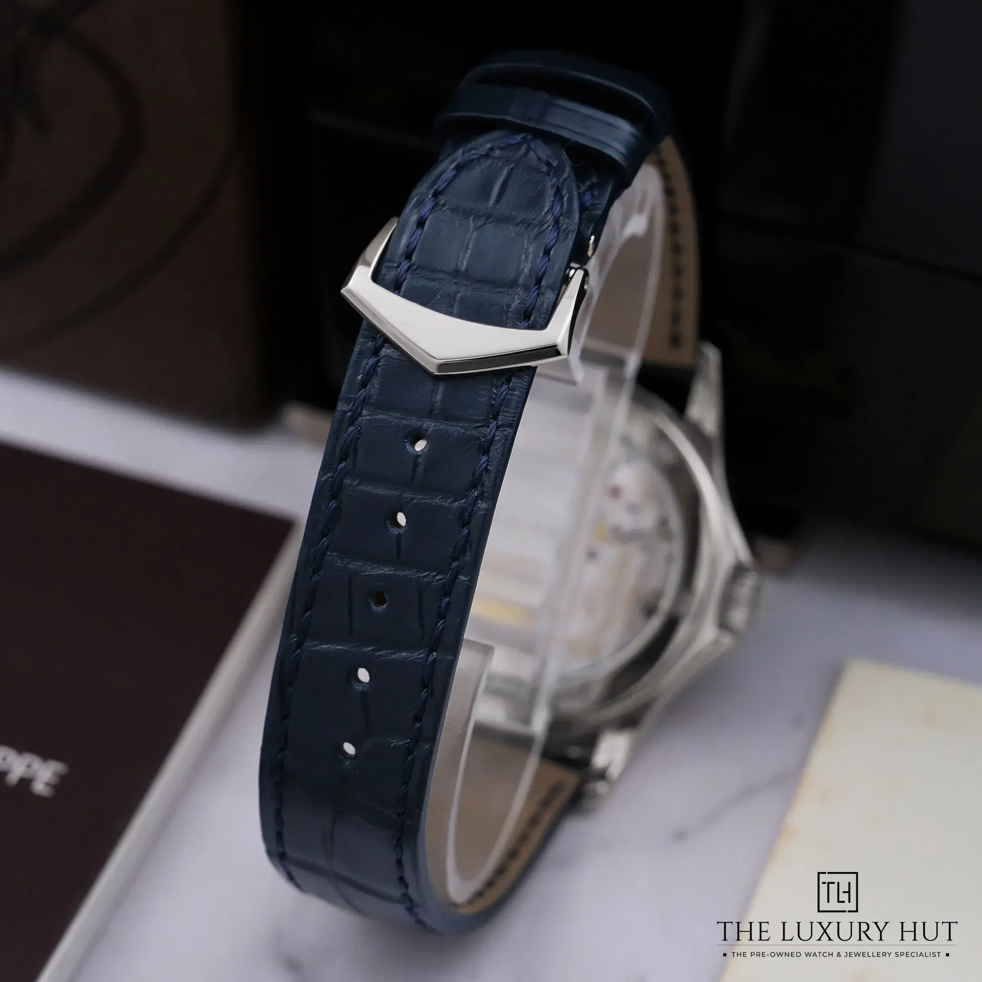 2026/06/14244e21-f781-4096-92bf-545b4cbca7dfPatek_Philippe_Complications_World_Time_Gold_52849-e.jpg.webp