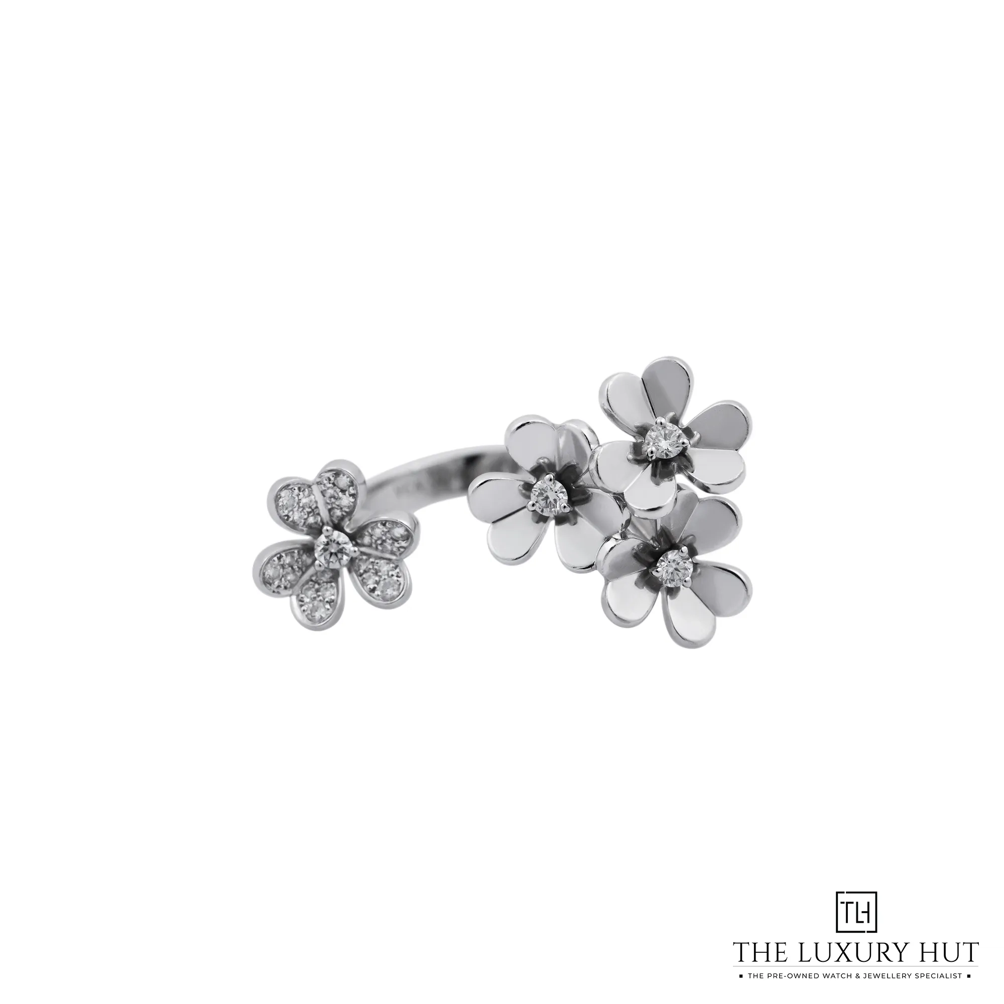 2026/06/1c1df885-723a-4e85-8647-eab9b6e83a8eVan_Cleef_Arpels_Frivole_Between_the_Finger_Ring_53049-a.jpg.webp