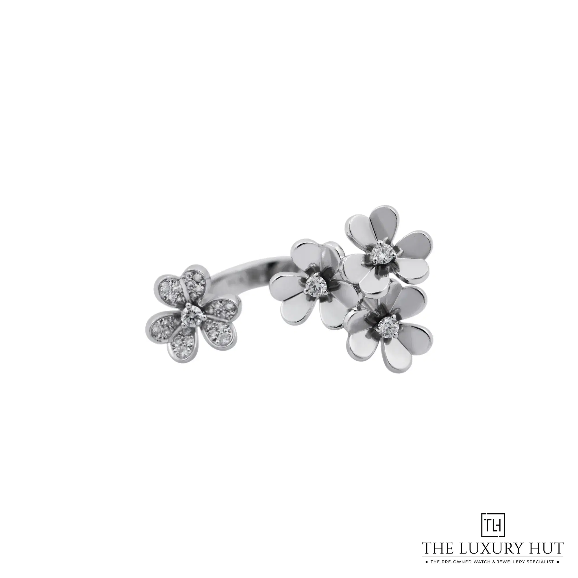 2026/06/1c1df885-723a-4e85-8647-eab9b6e83a8eVan_Cleef_Arpels_Frivole_Between_the_Finger_Ring_53049-a.jpg.webp