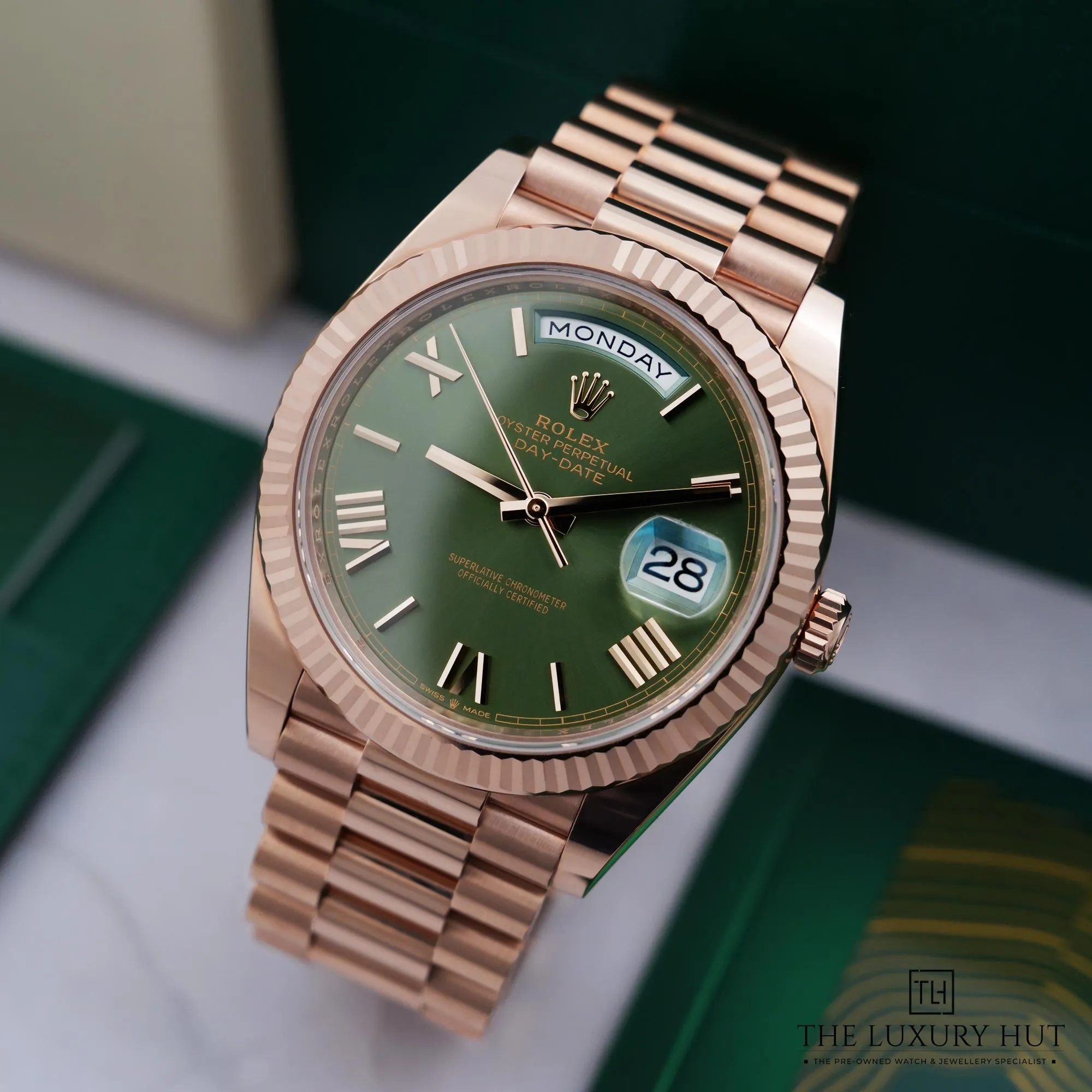 2026/06/22e5415e-99f4-419d-a9fc-b13d096056c9Rolex_Day-Date_40_Everose_Gold_Green_Anniversary_Dial_LB913-b.jpg.webp