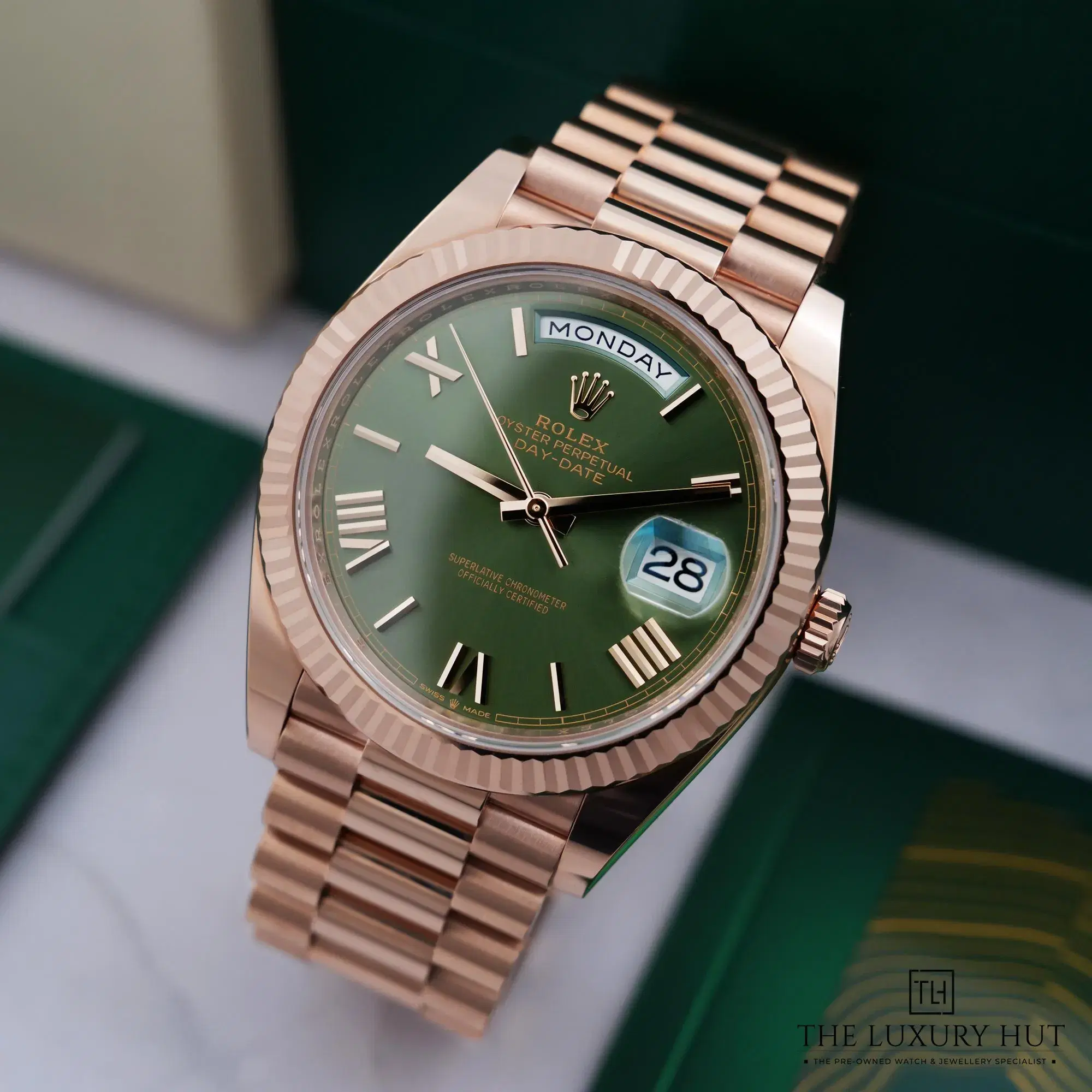 2026/06/22e5415e-99f4-419d-a9fc-b13d096056c9Rolex_Day-Date_40_Everose_Gold_Green_Anniversary_Dial_LB913-b.jpg.webp