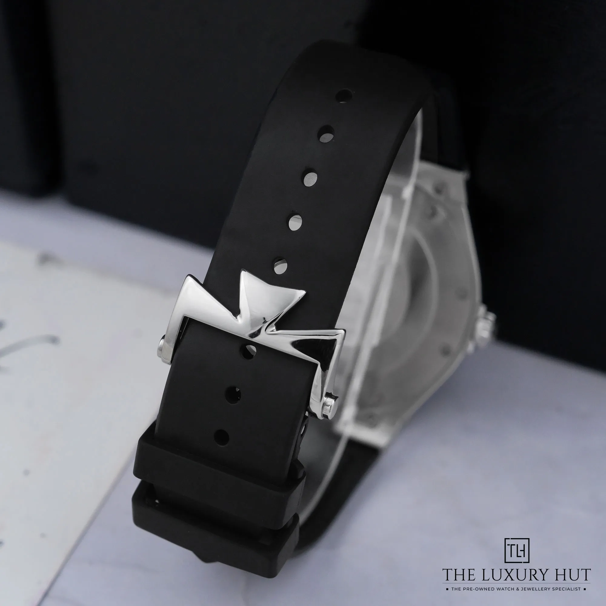 2026/06/272d4b6f-b3d8-4ed0-b279-ed2c87dcd136Vacheron_Constantin_Overseas_Deep_Stream_Boutique_LB940-e.jpg.webp