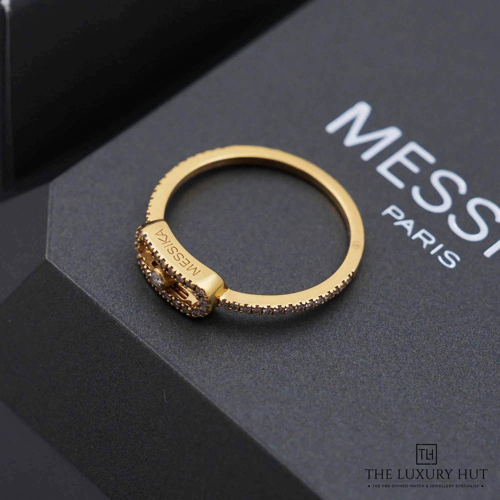 2026/06/3cb9ff5b-e759-47e8-9acc-a9b9900cccfdMessika_Move_Uno_Gold_Pavé_Diamond_Ring_53117-c.jpg.webp
