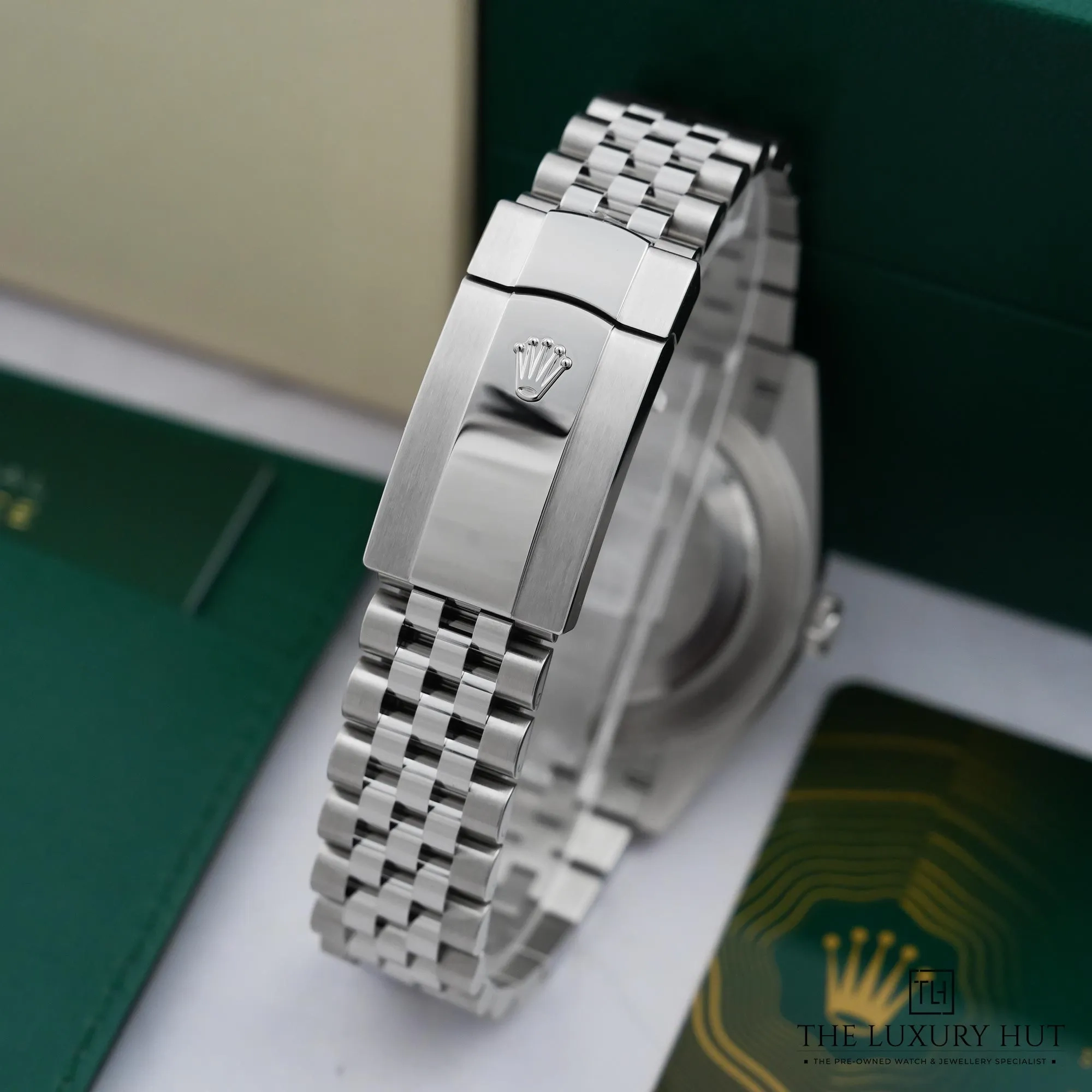 2026/06/3fd6b887-7a96-492e-b9d2-f4173996e29cRolex_Datejust_41_Steel_White_Gold_Black_Dial_53034-e.jpg.webp