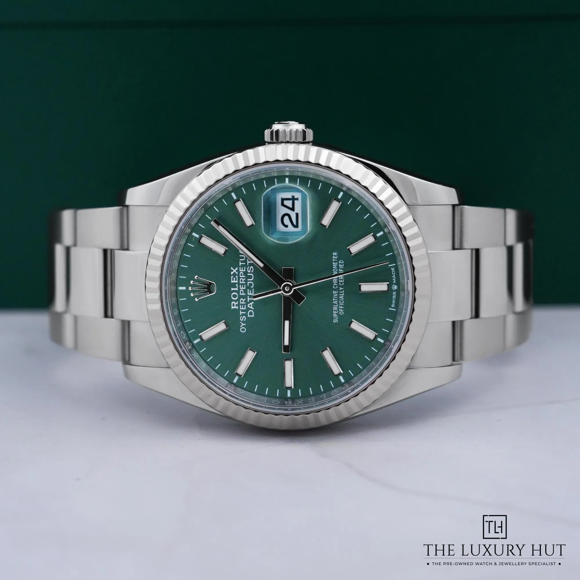 2026/06/4c9113d4-b724-4b9c-a587-6aedacfeebf5Rolex_Datejust_36_Steel_White_Gold_Mint_Green_Dial_52966-c.jpg.webp